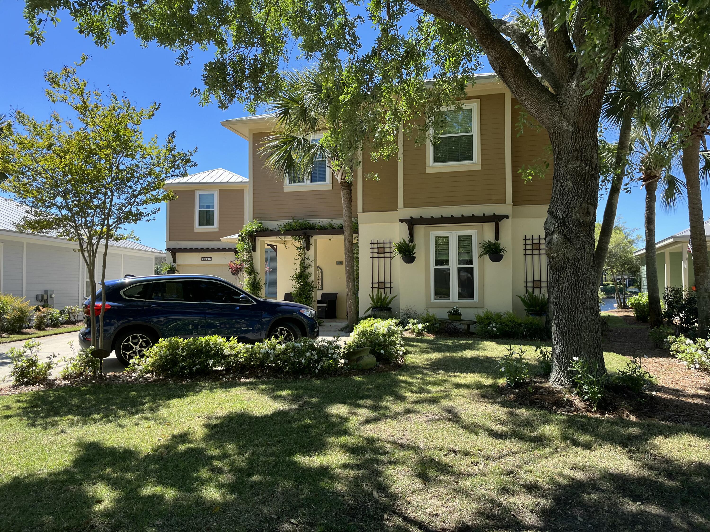 CRYSTAL LAKE - Residential