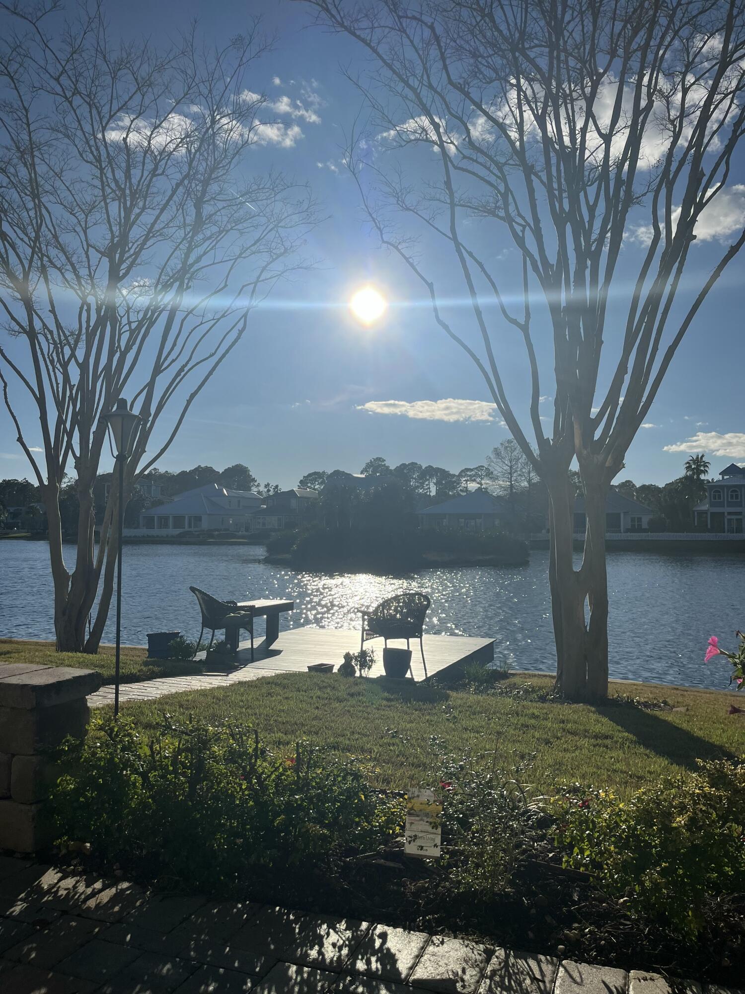 CRYSTAL LAKE - Residential