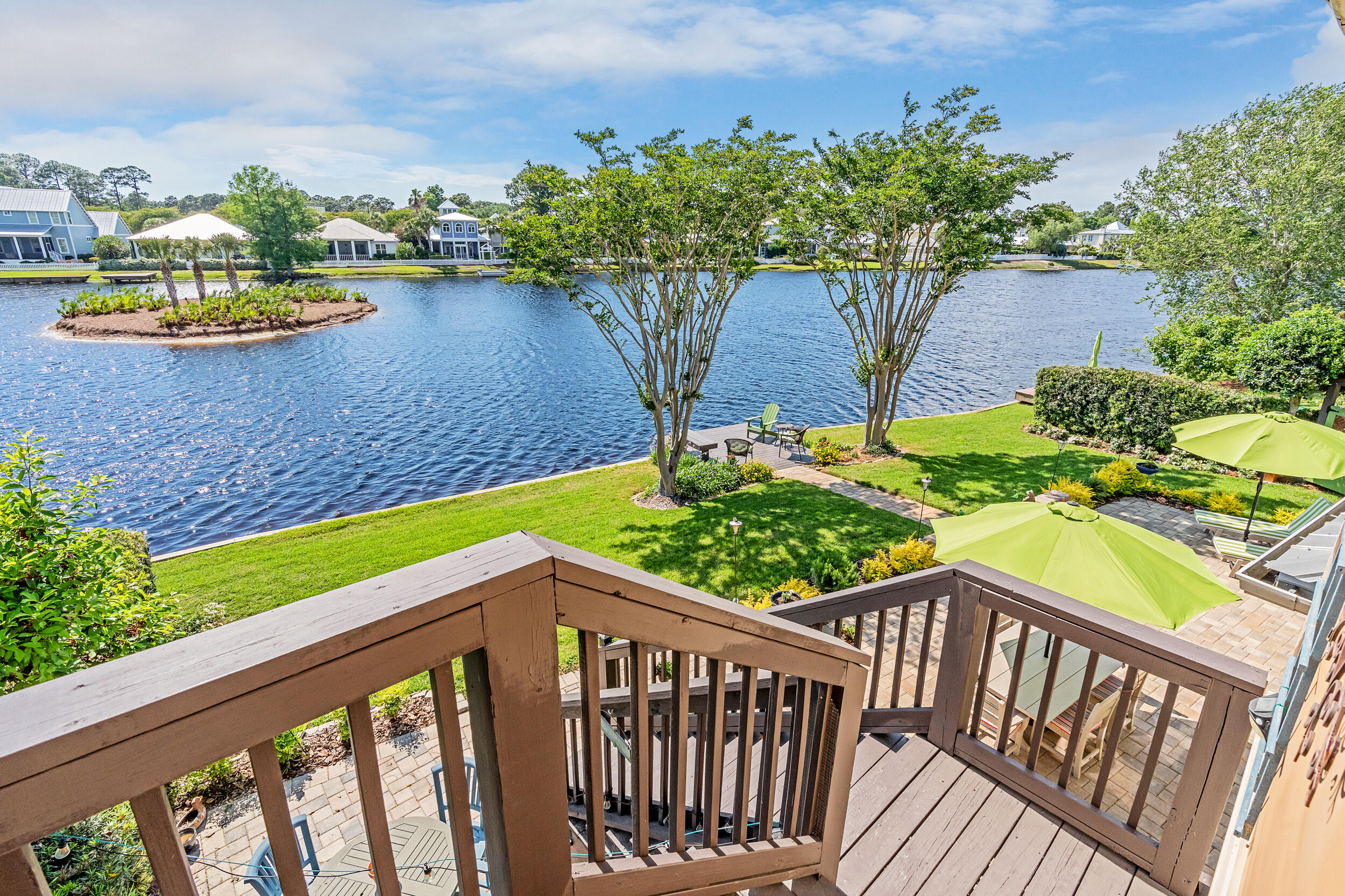 CRYSTAL LAKE - Residential