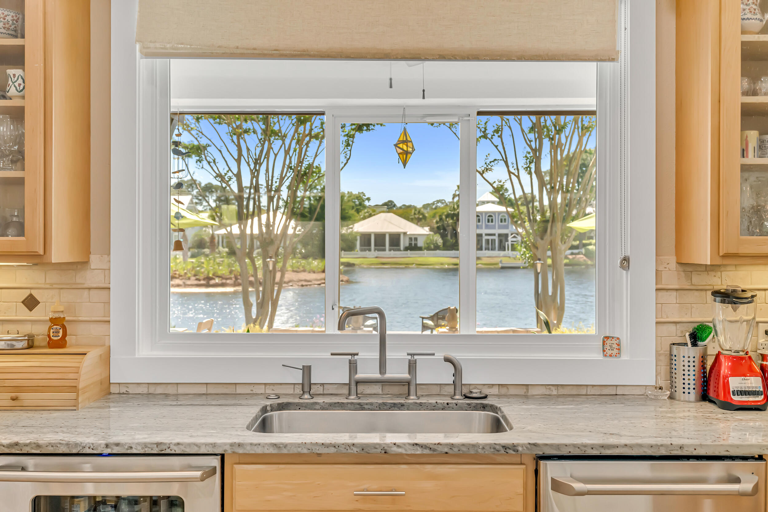 CRYSTAL LAKE - Residential
