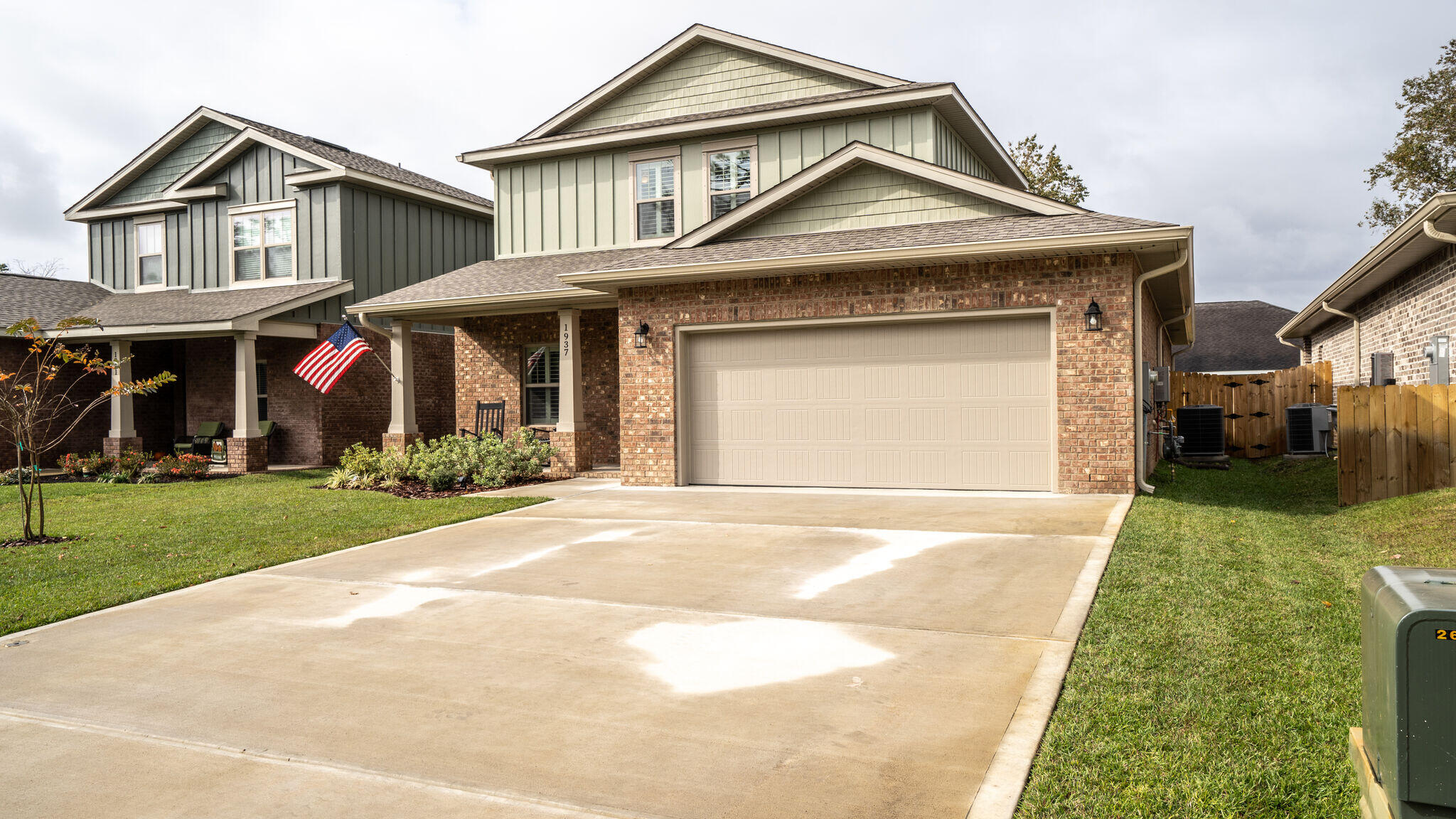 This stunning Ramsey & Walker built home is still like brand new!! This home features a downstairs main bedroom with ensuite as well as an additional bedroom and full bath on the first floor, as well as two additional bedrooms and a full bathroom upstairs. The home is a modern, open concept living space with a combination island-breakfast bar separating the living area from the kitchen area. The home is finished with high quality touches throughout including granite countertops in kitchen and baths, stainless steel appliances, crown molding and plantation shutters. The main bedroom ensuite features a double vanity, beautifully tile and glass walk-in shower with bench and a separate soaking tub. The yard has a privacy fence and a sprinkler system, and the sound front community features  underground utilities and sidewalks.
Non-Restricted Breed pets allowed with photo proof and $400 non-refundable pet fee. No smoking or vaping in the property. Contact 850-729-0399 for showing or apply at rentwithbsr.com