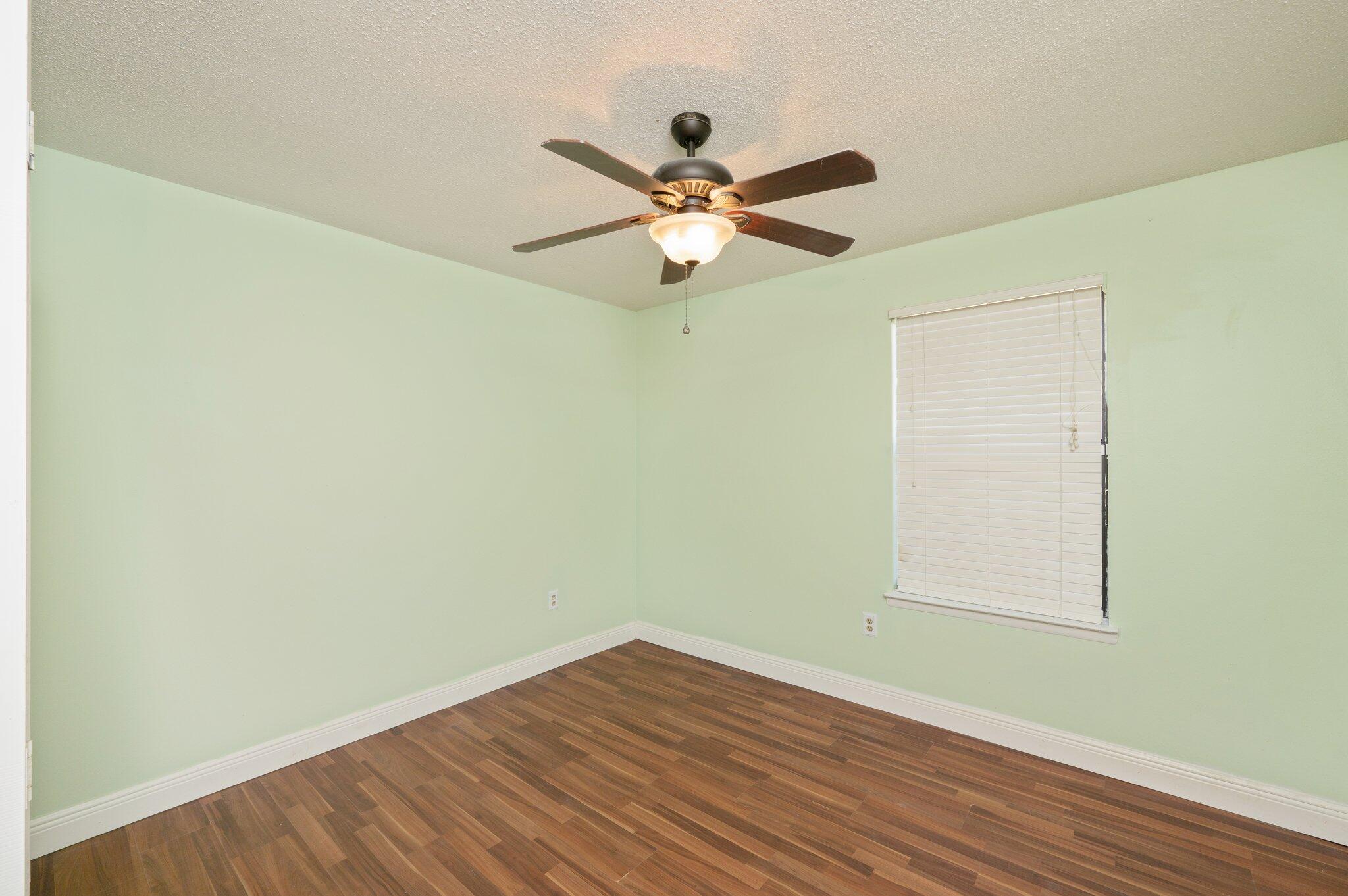 MC LAUGHLIN & HARRIS S/D - Residential Lease