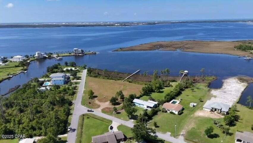 NO RECORDED SUBDIVISION - Land