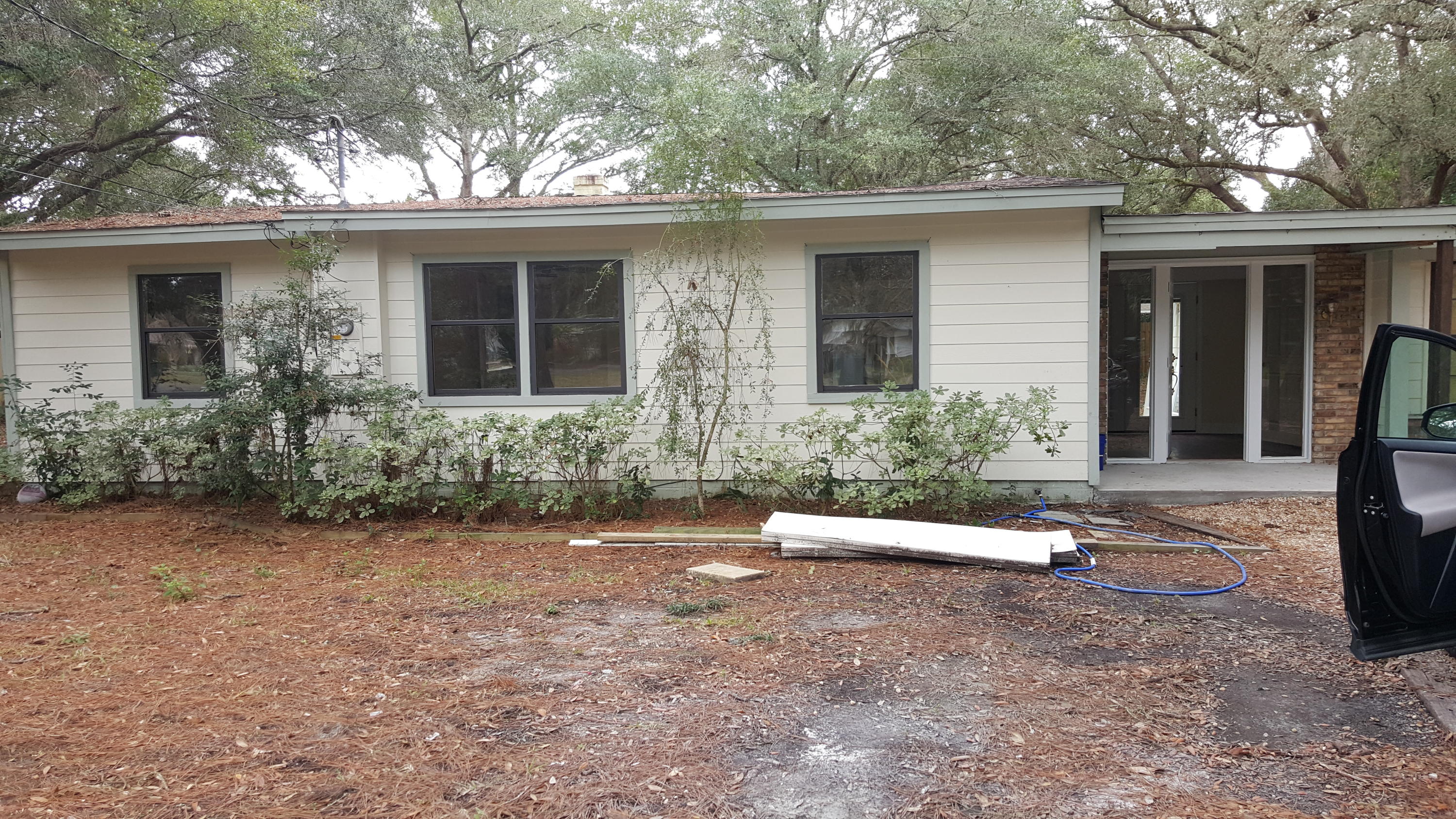 ELLIOTTS POINT - Residential Lease