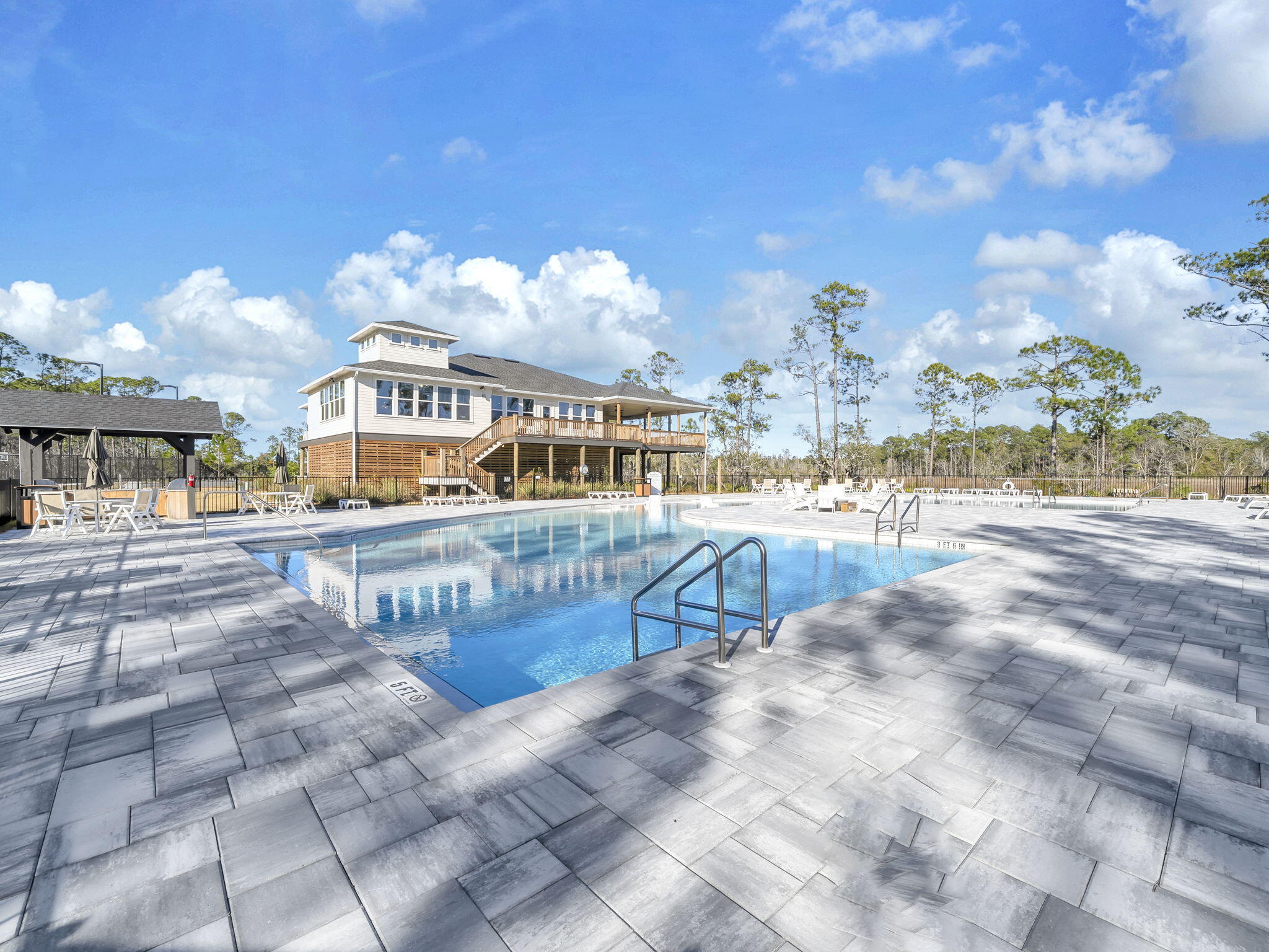 HAMMOCK BAY - Residential