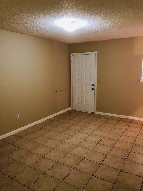 LIVE OAK - Residential Lease