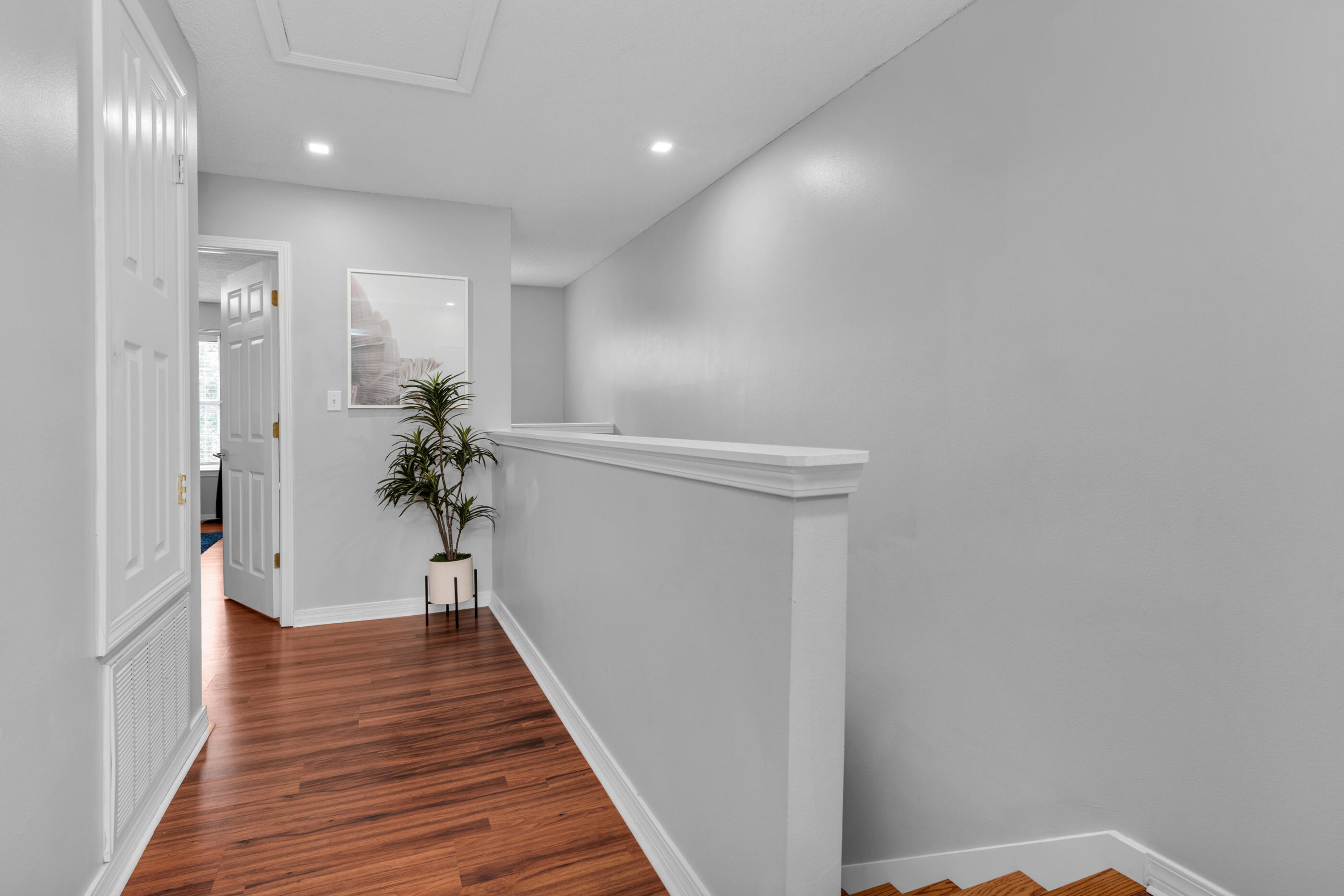 HOUSTON MANOR - Residential