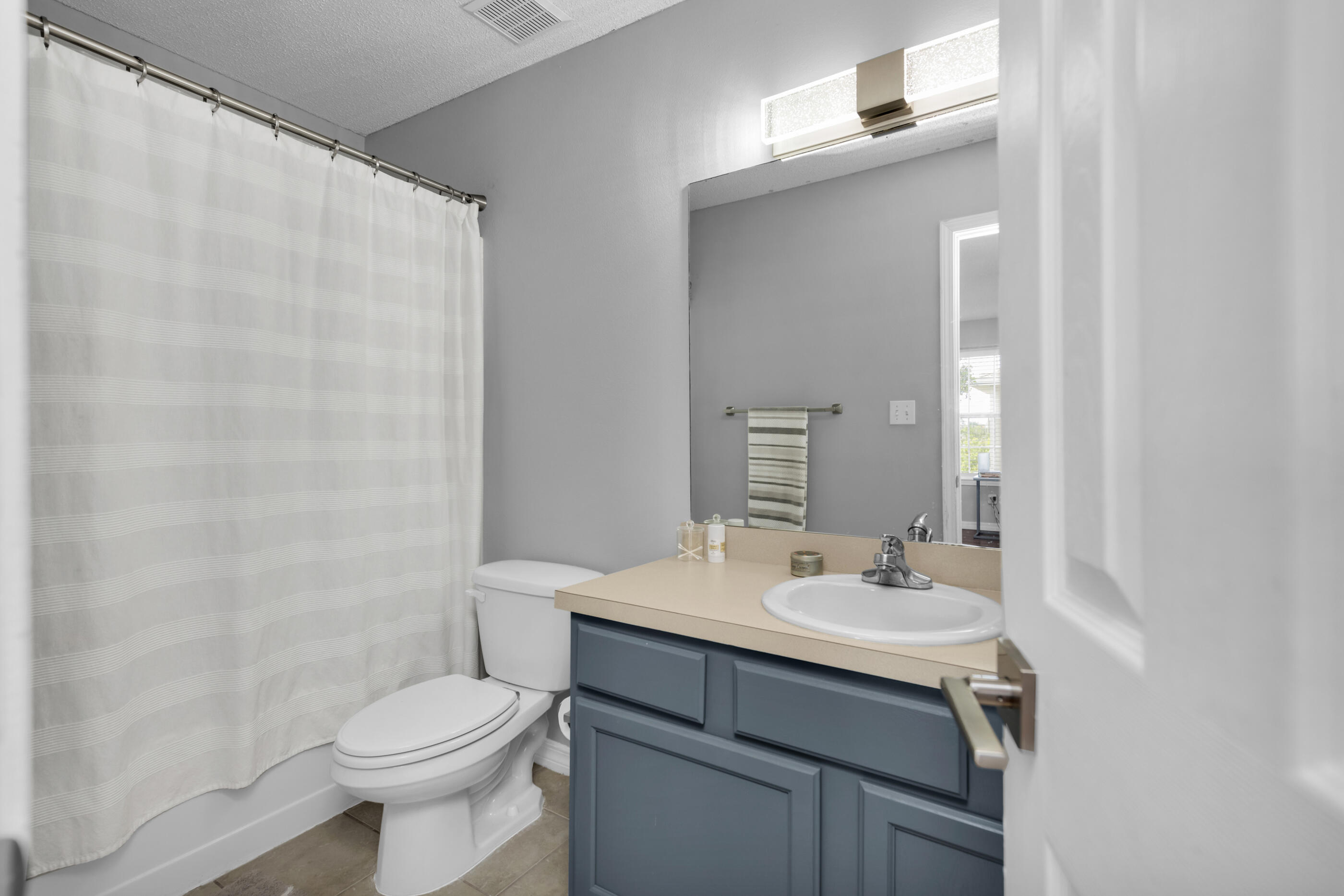 HOUSTON MANOR - Residential