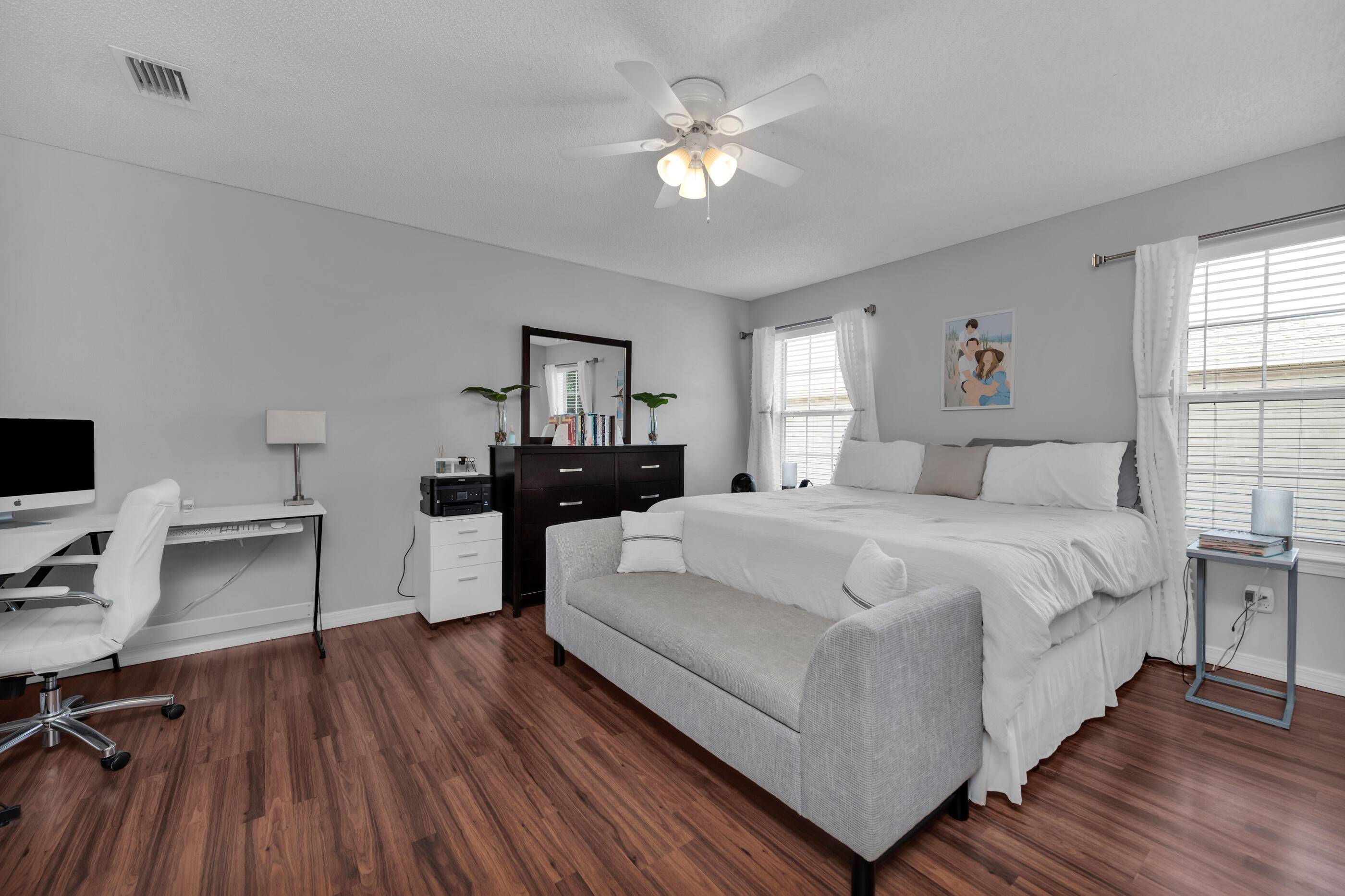 HOUSTON MANOR - Residential