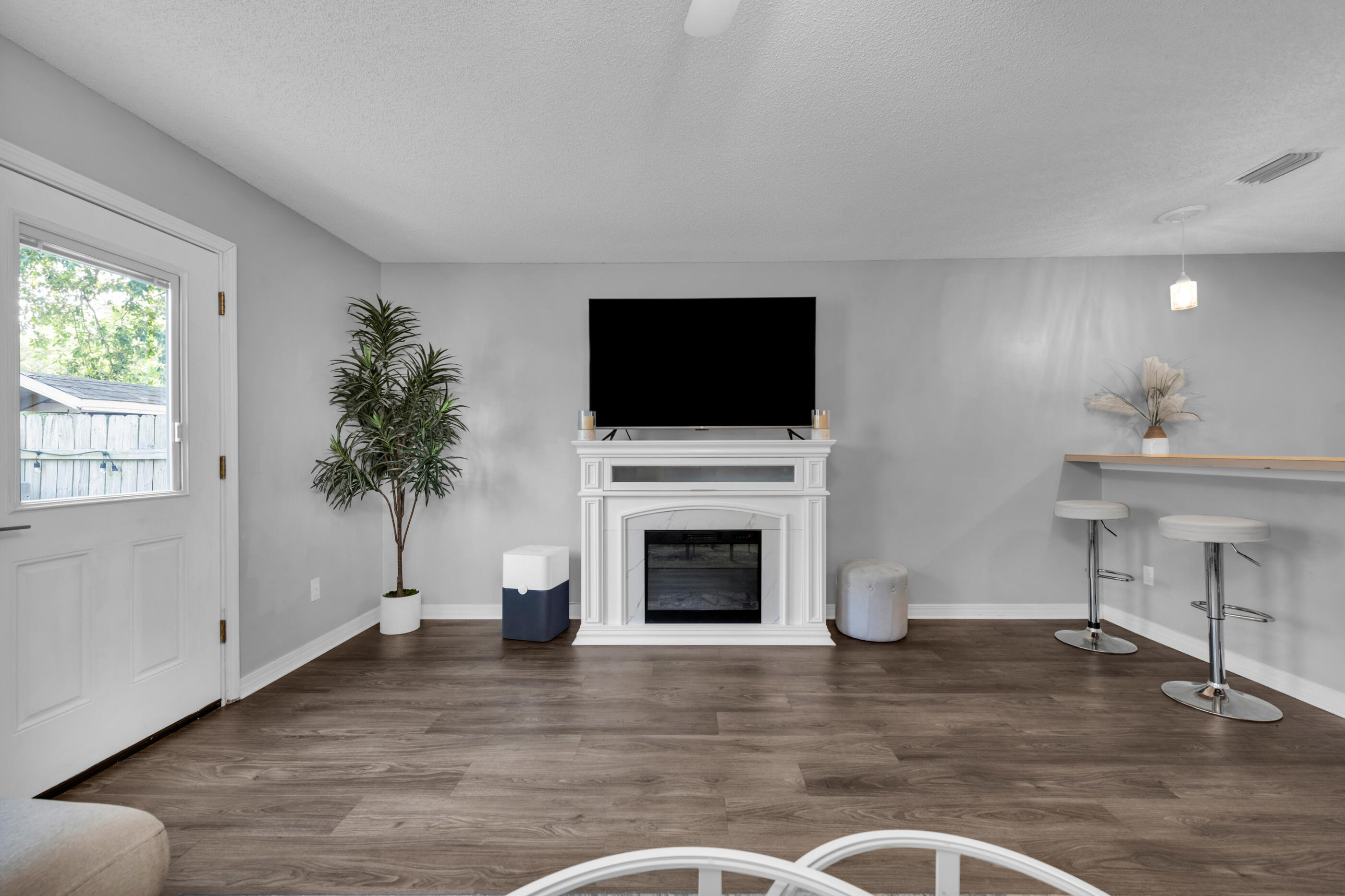 HOUSTON MANOR - Residential