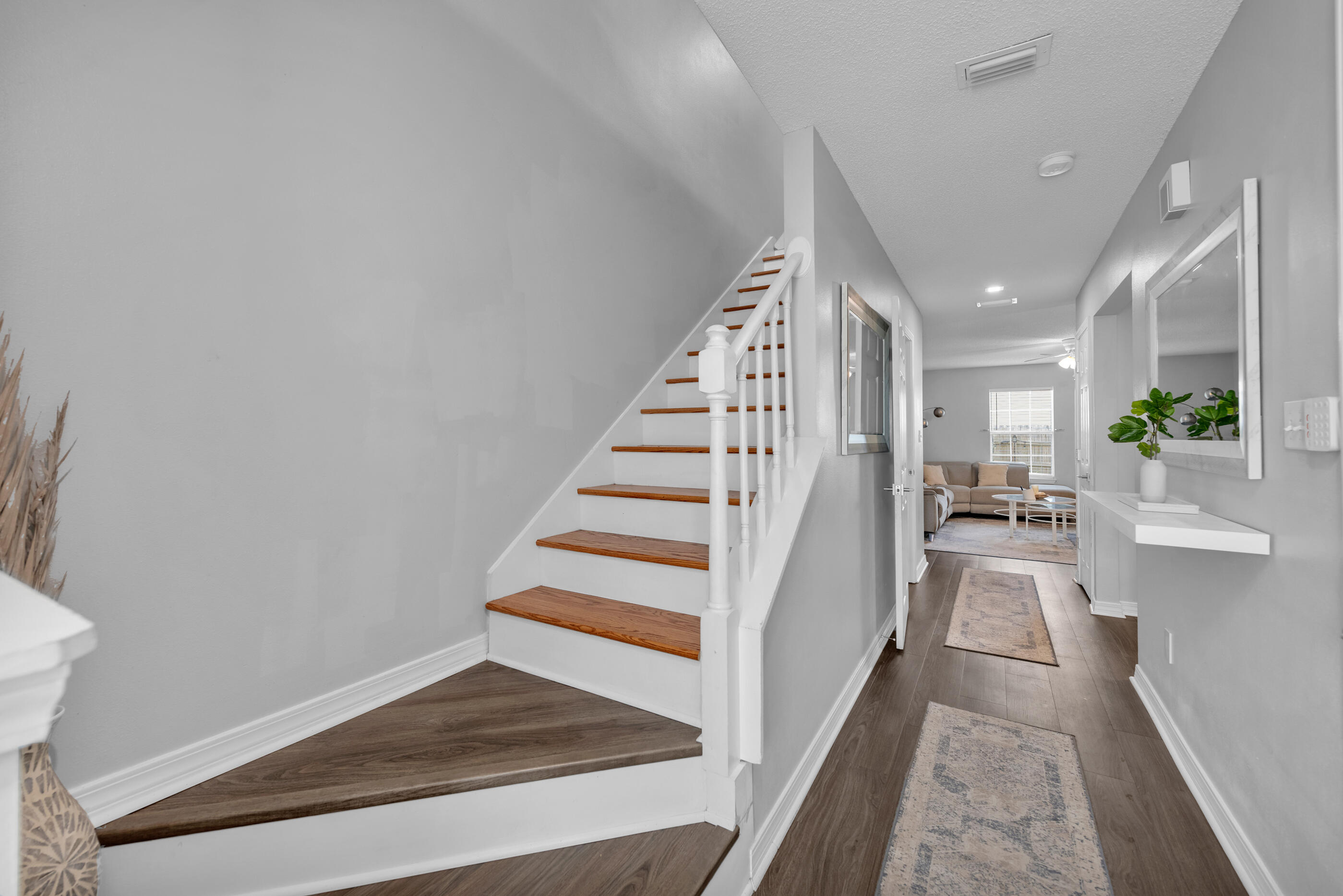 HOUSTON MANOR - Residential