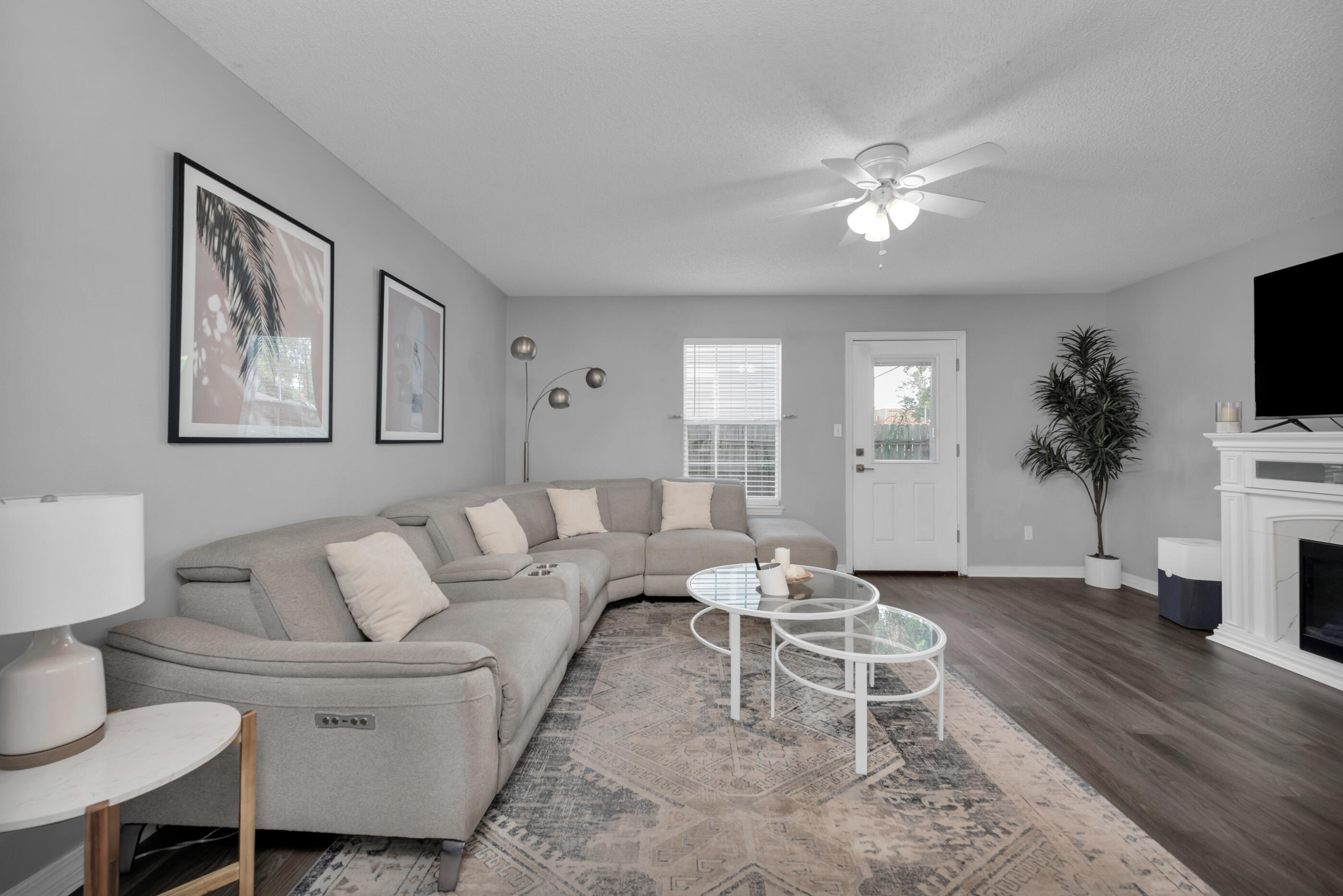 HOUSTON MANOR - Residential