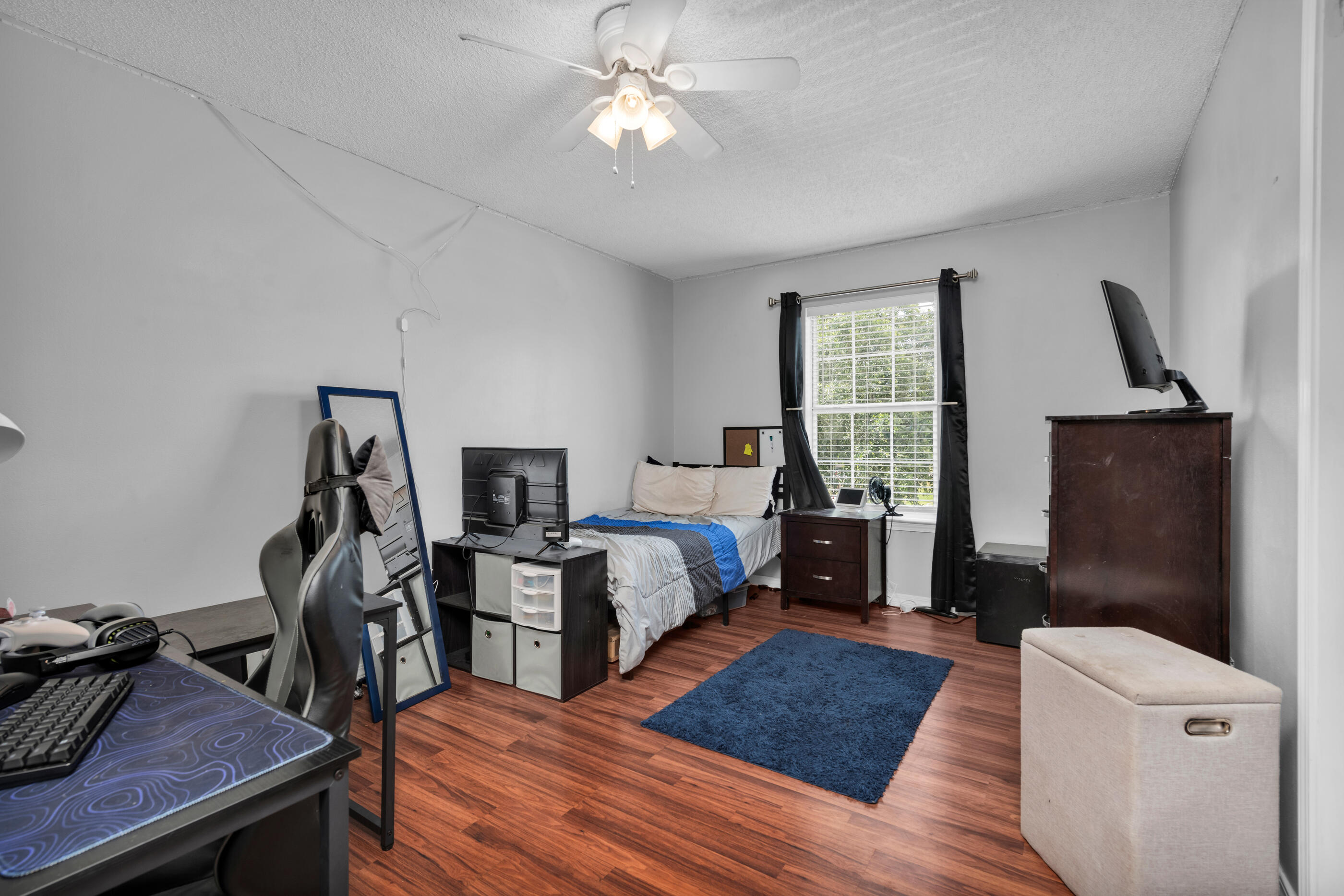 HOUSTON MANOR - Residential