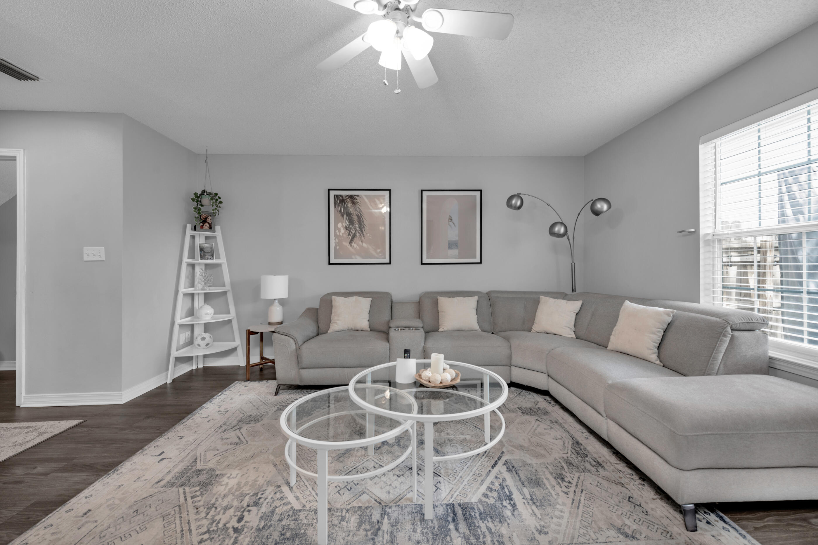 HOUSTON MANOR - Residential