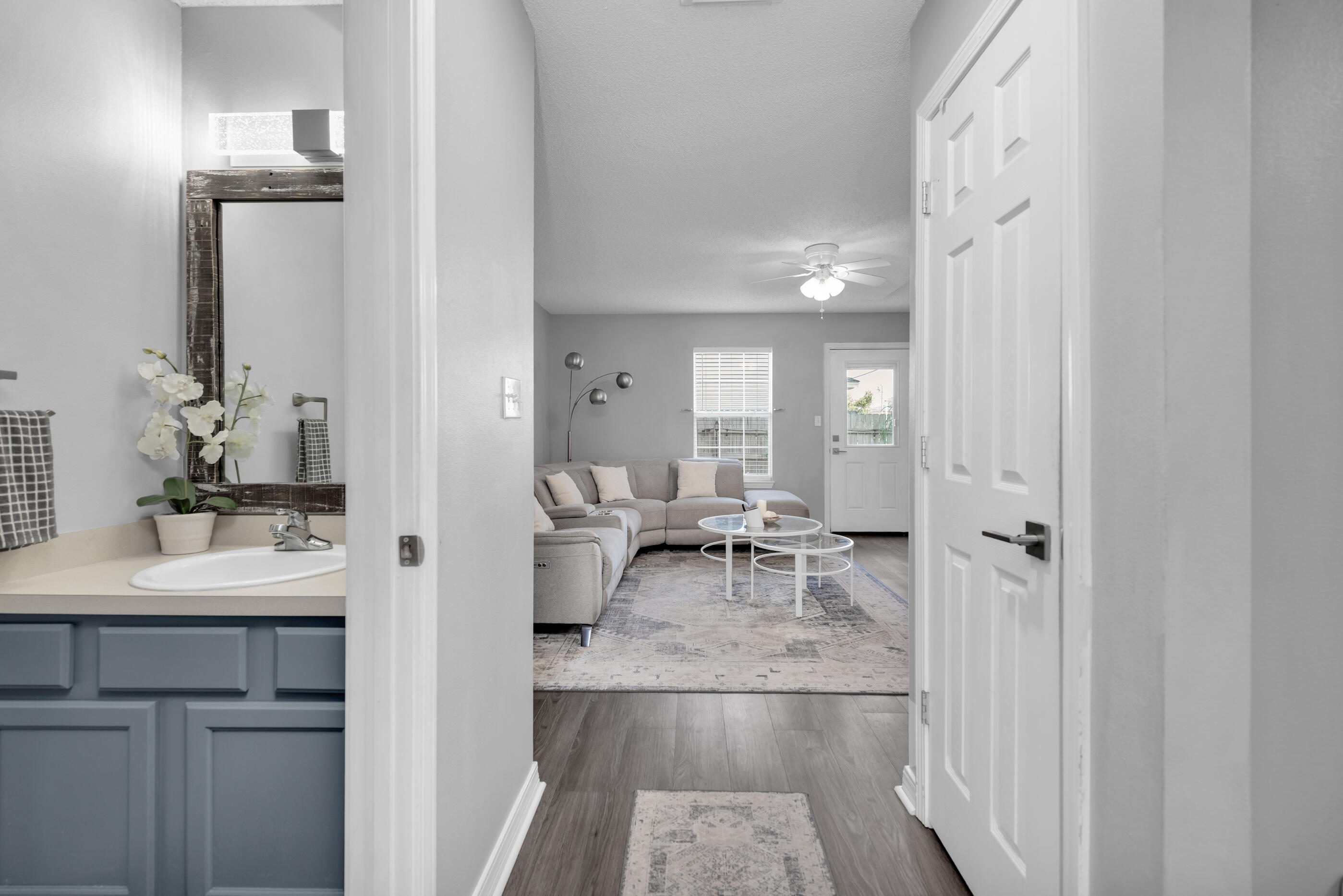 HOUSTON MANOR - Residential