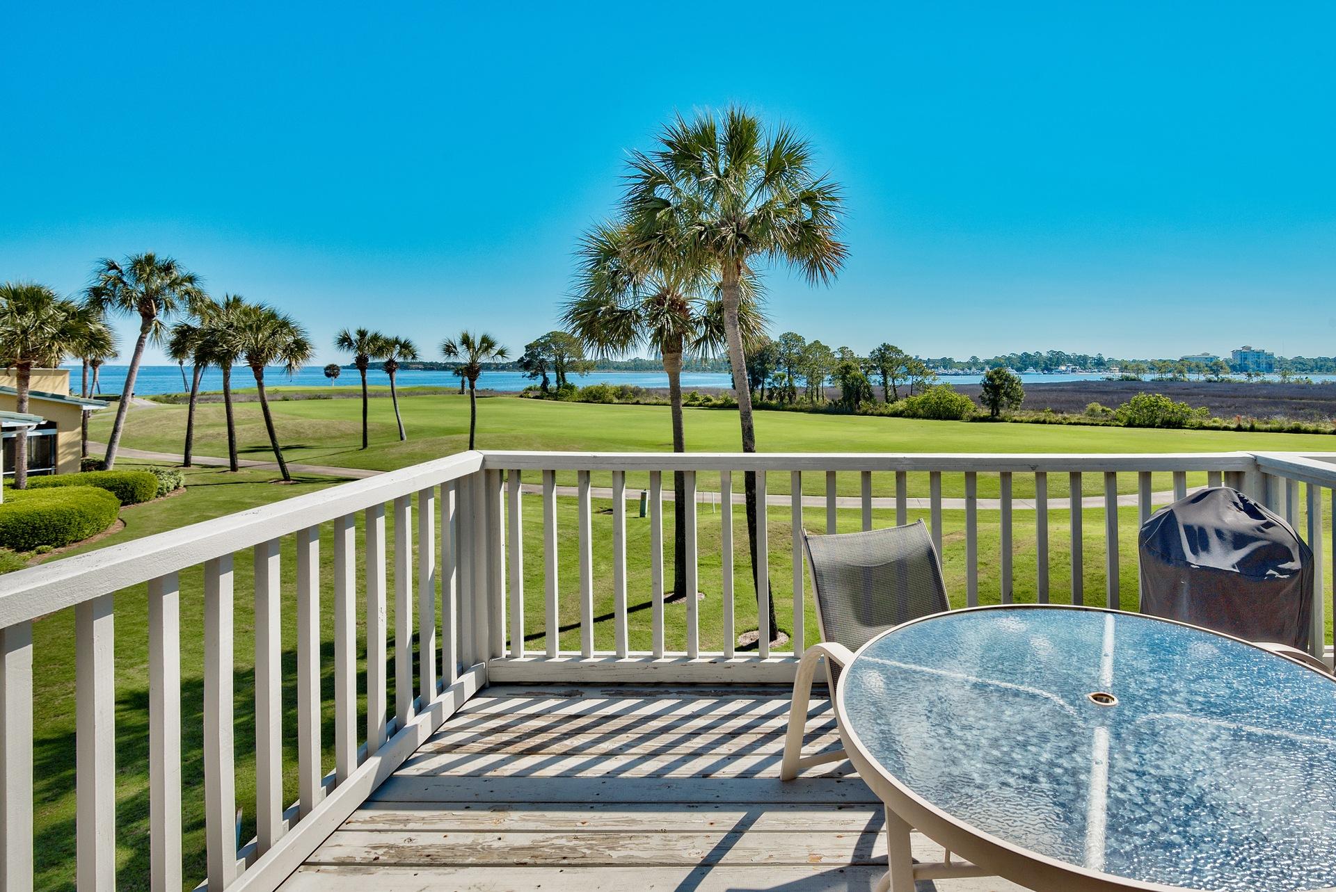 HARBOUR POINT CONDO - Residential