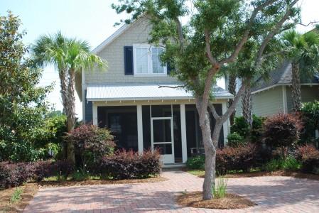 BUNGALOS AT SANDESTIN - Residential