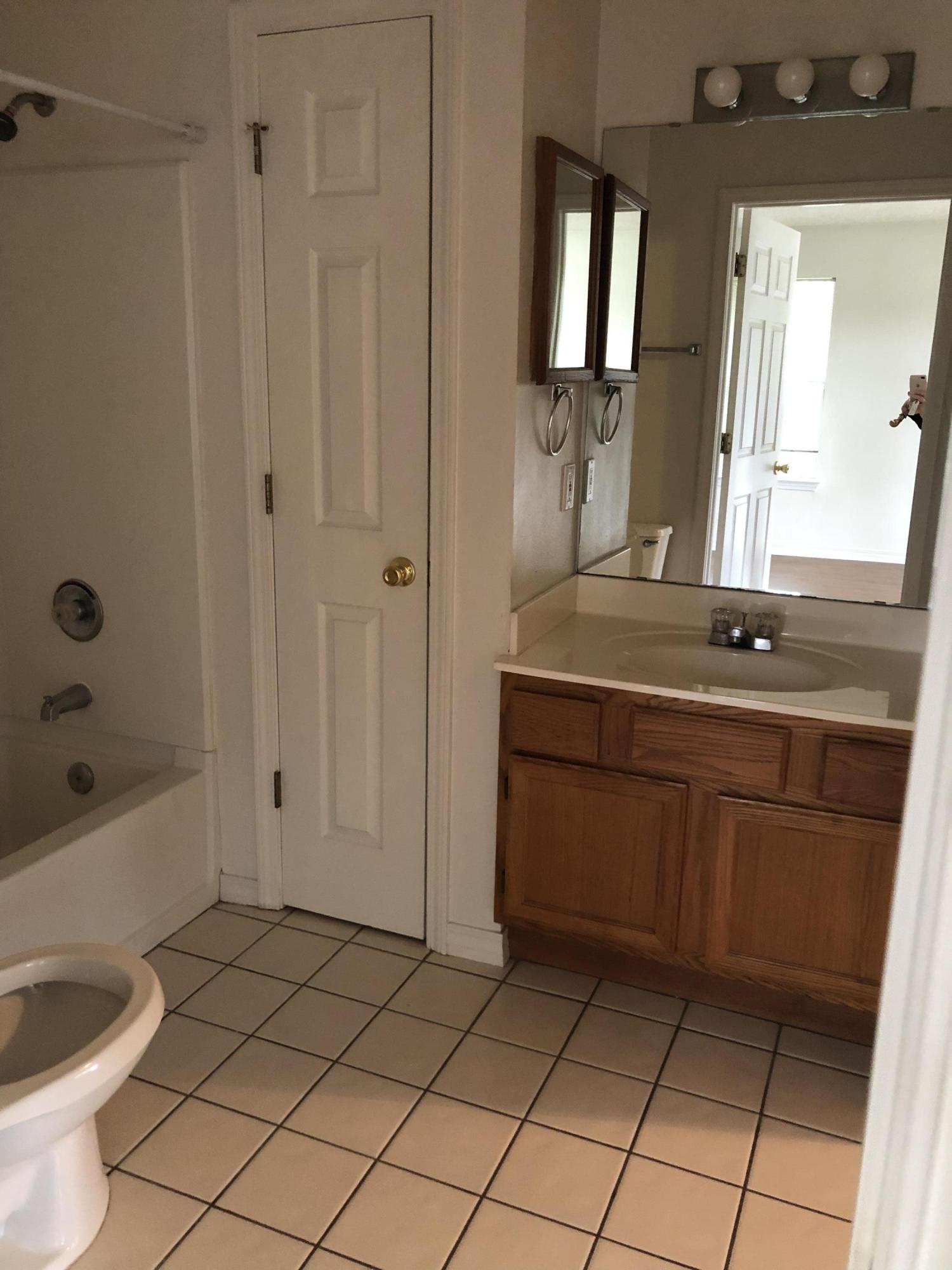 FLOROSA DEL MAR - Residential Lease