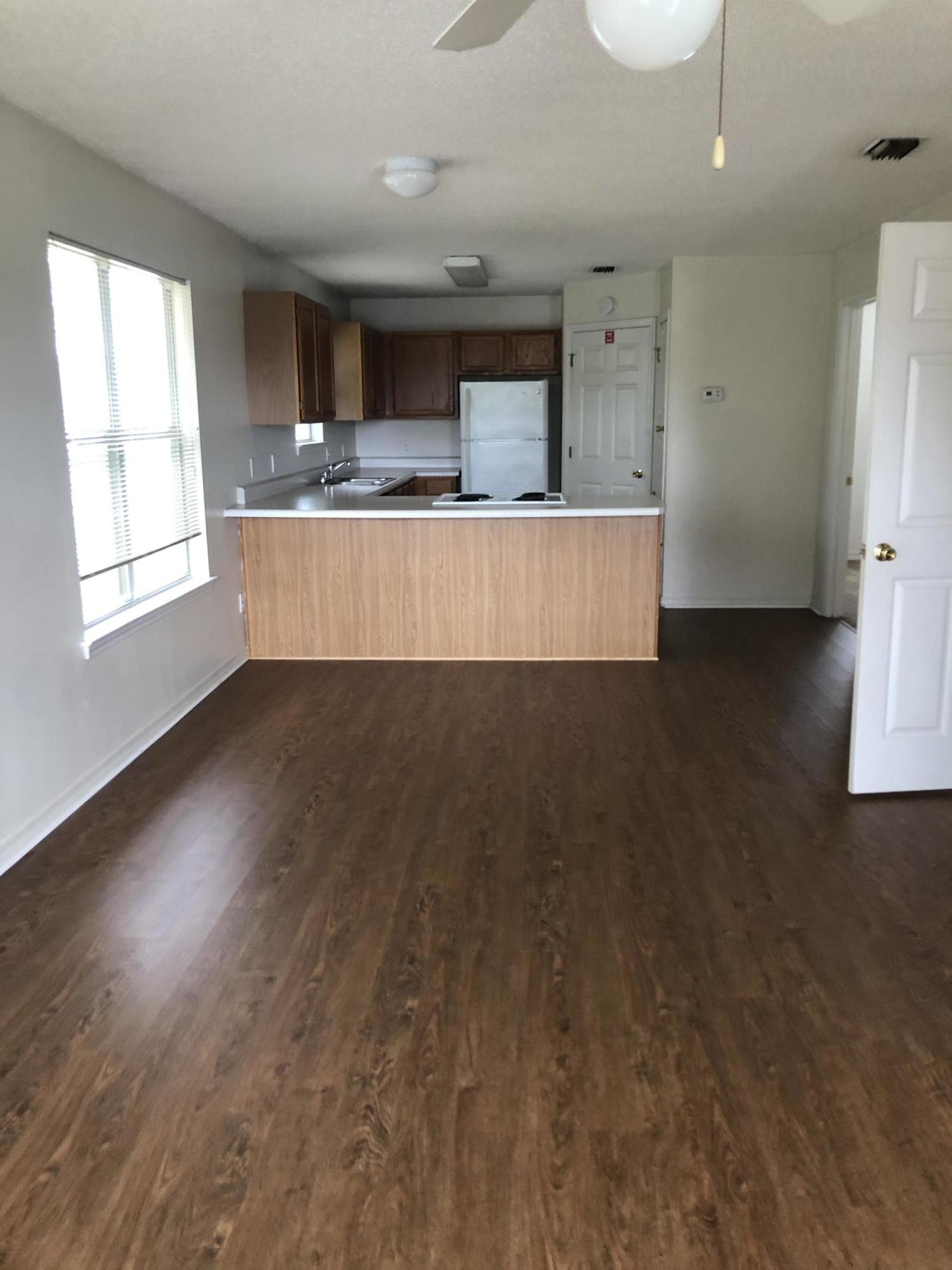 FLOROSA DEL MAR - Residential Lease