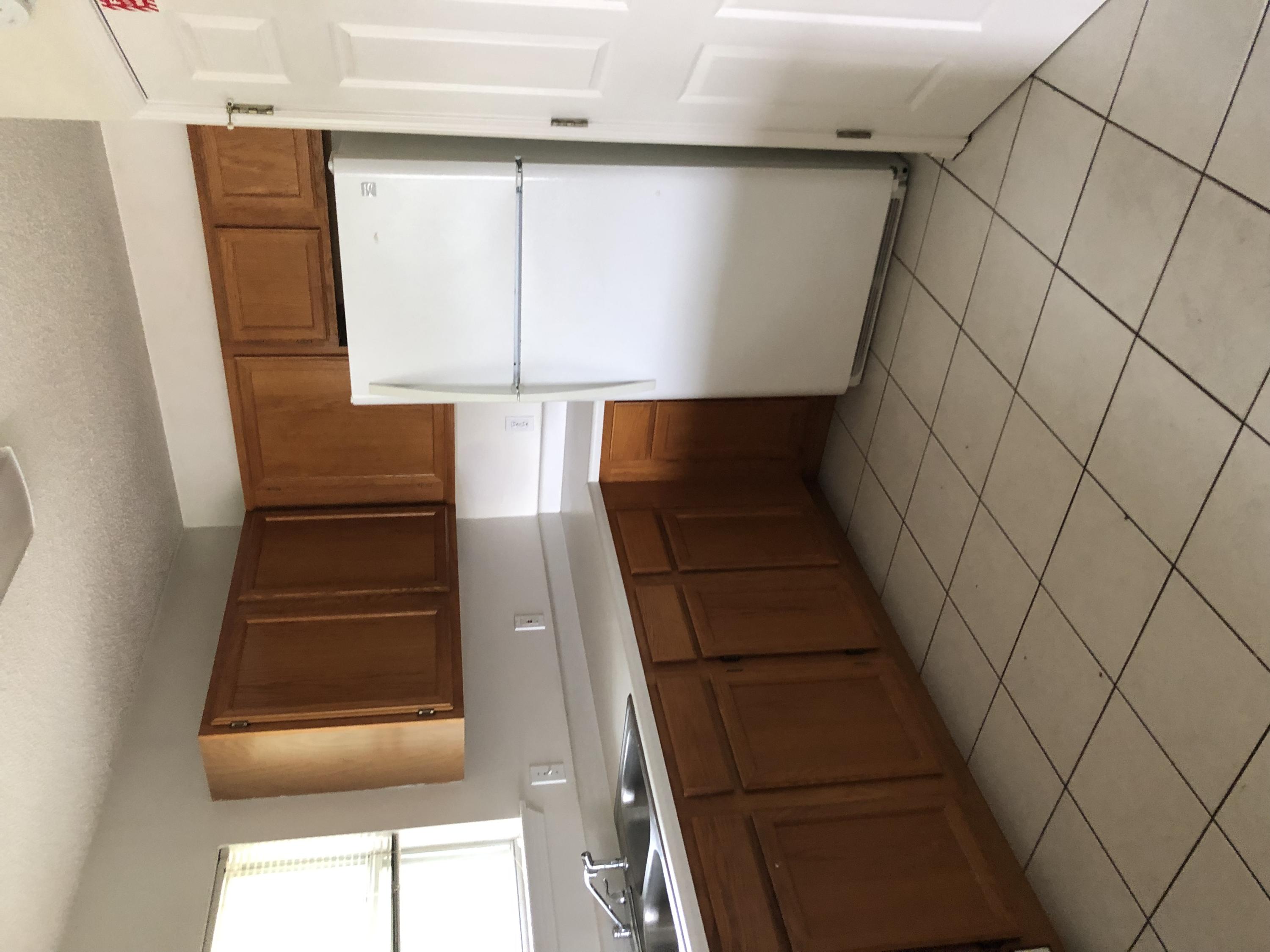 FLOROSA DEL MAR - Residential Lease