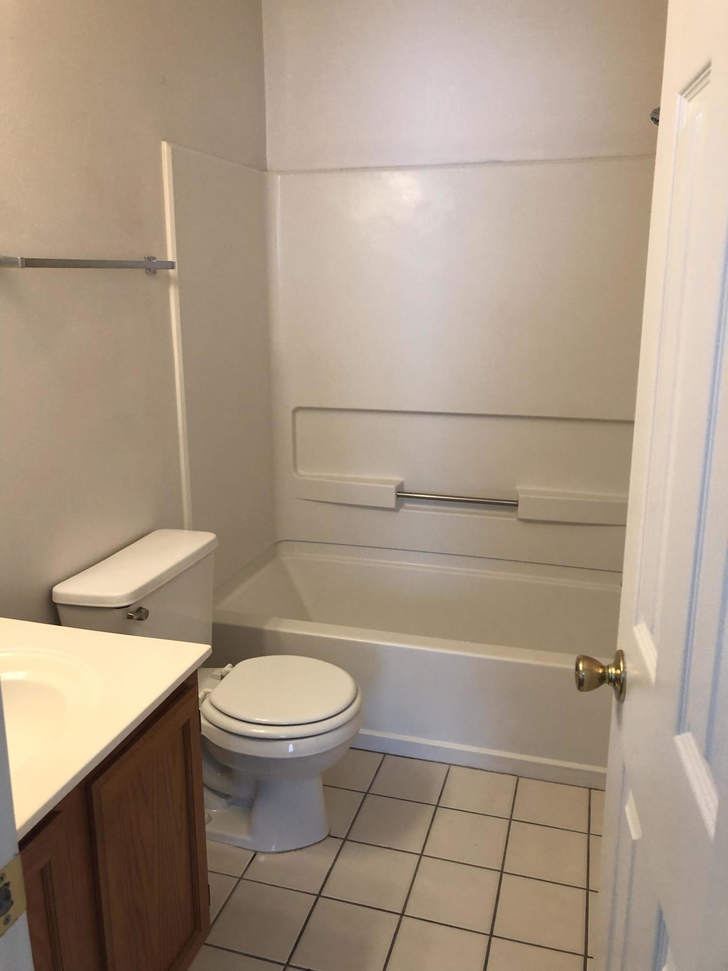 FLOROSA DEL MAR - Residential Lease