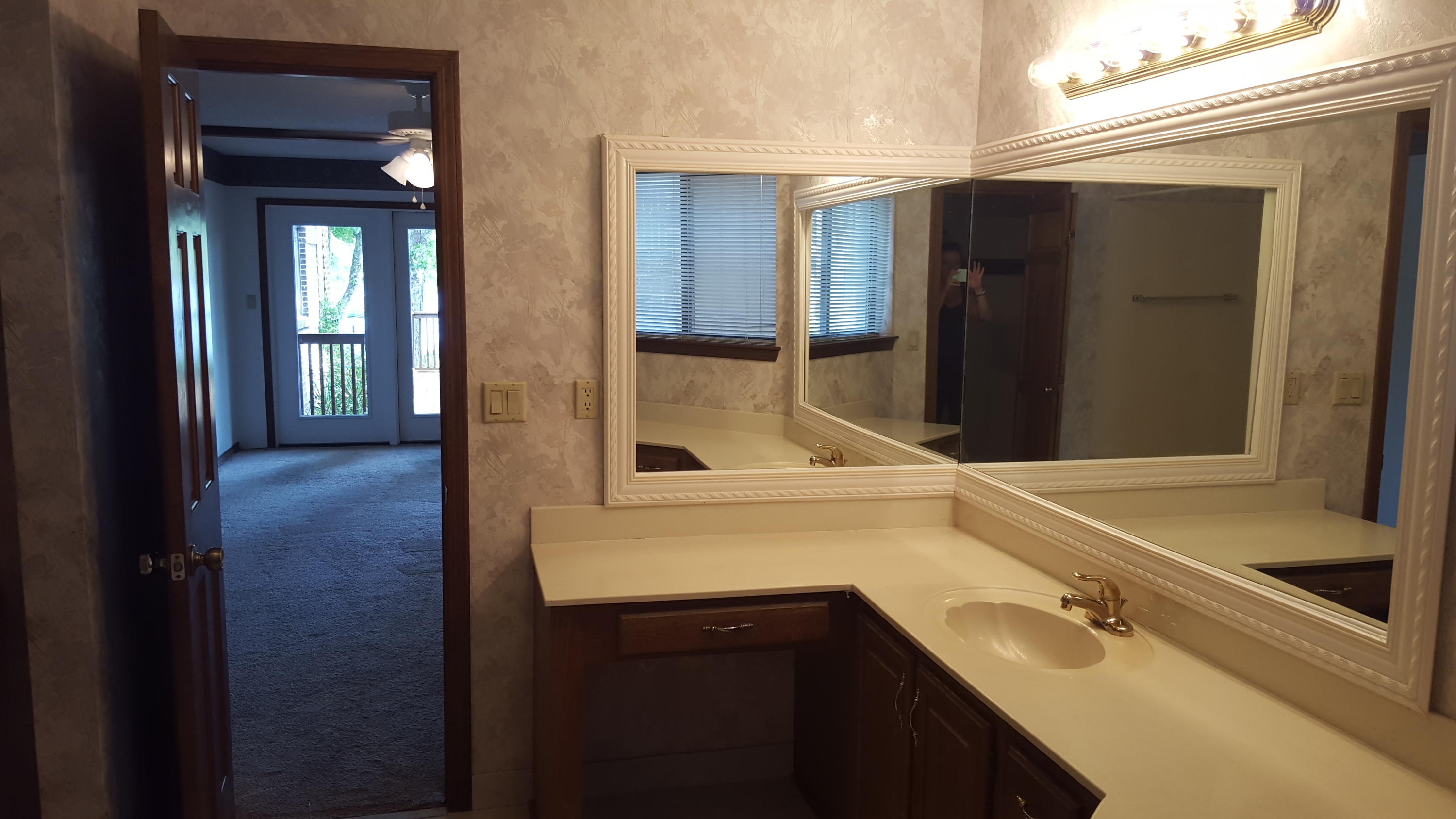 HIDDEN COVE T/H - Residential Lease