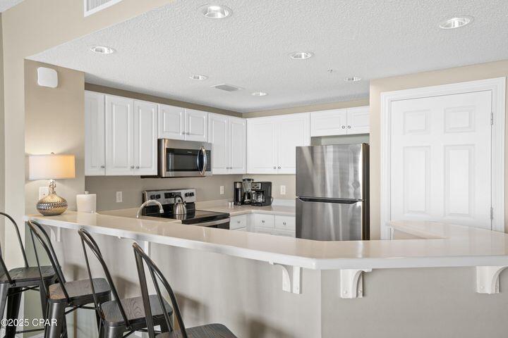 MAJESTIC BEACH TOWERS II - Residential