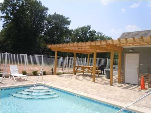 ARBOR LAKE - Residential Lease