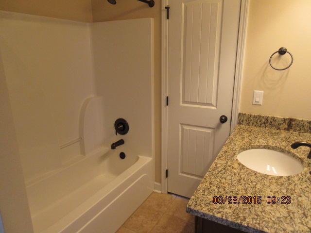 DUGGAN POND ESTATES - Residential Lease