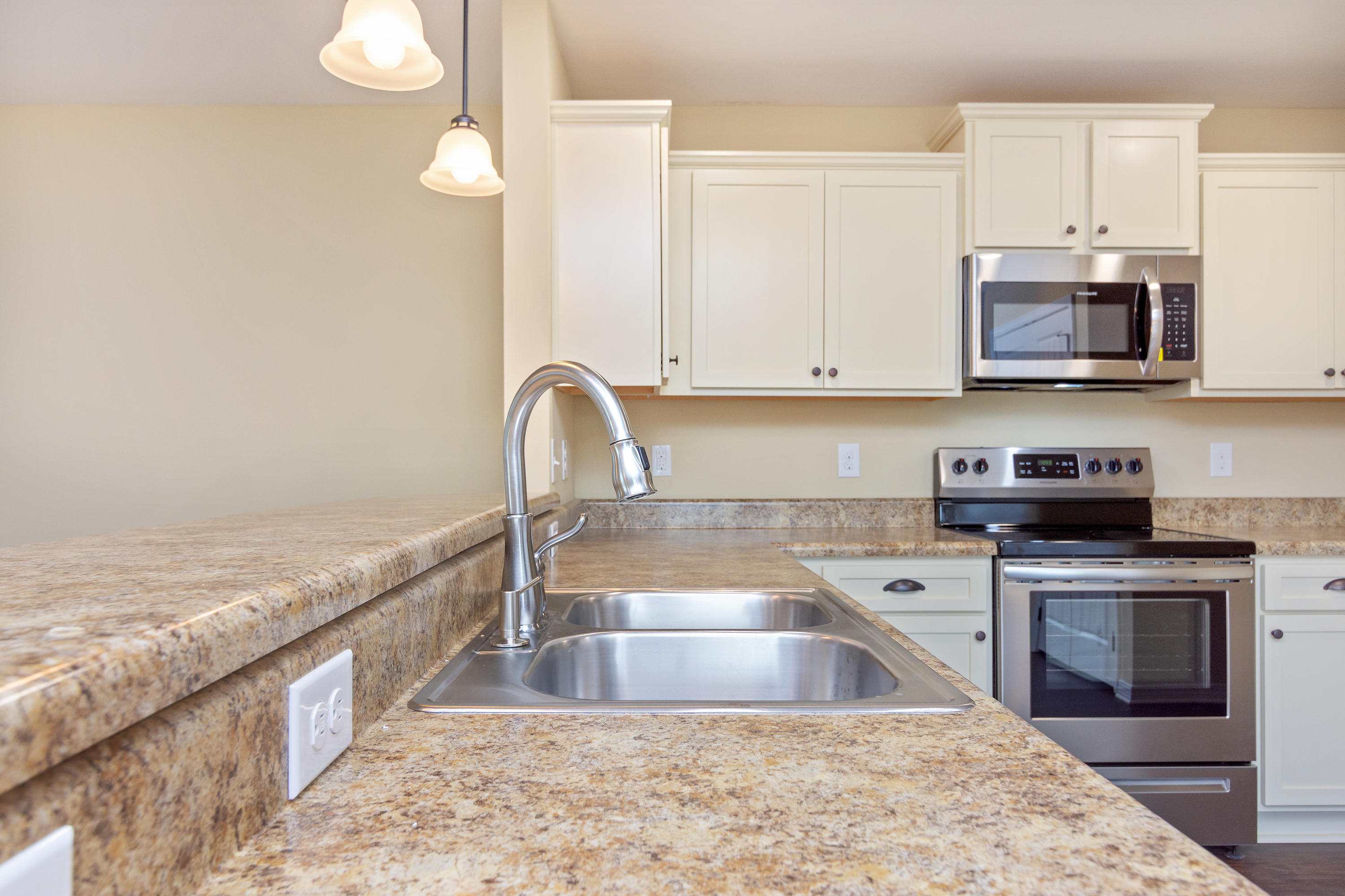 STILLWELL ESTATES - Residential