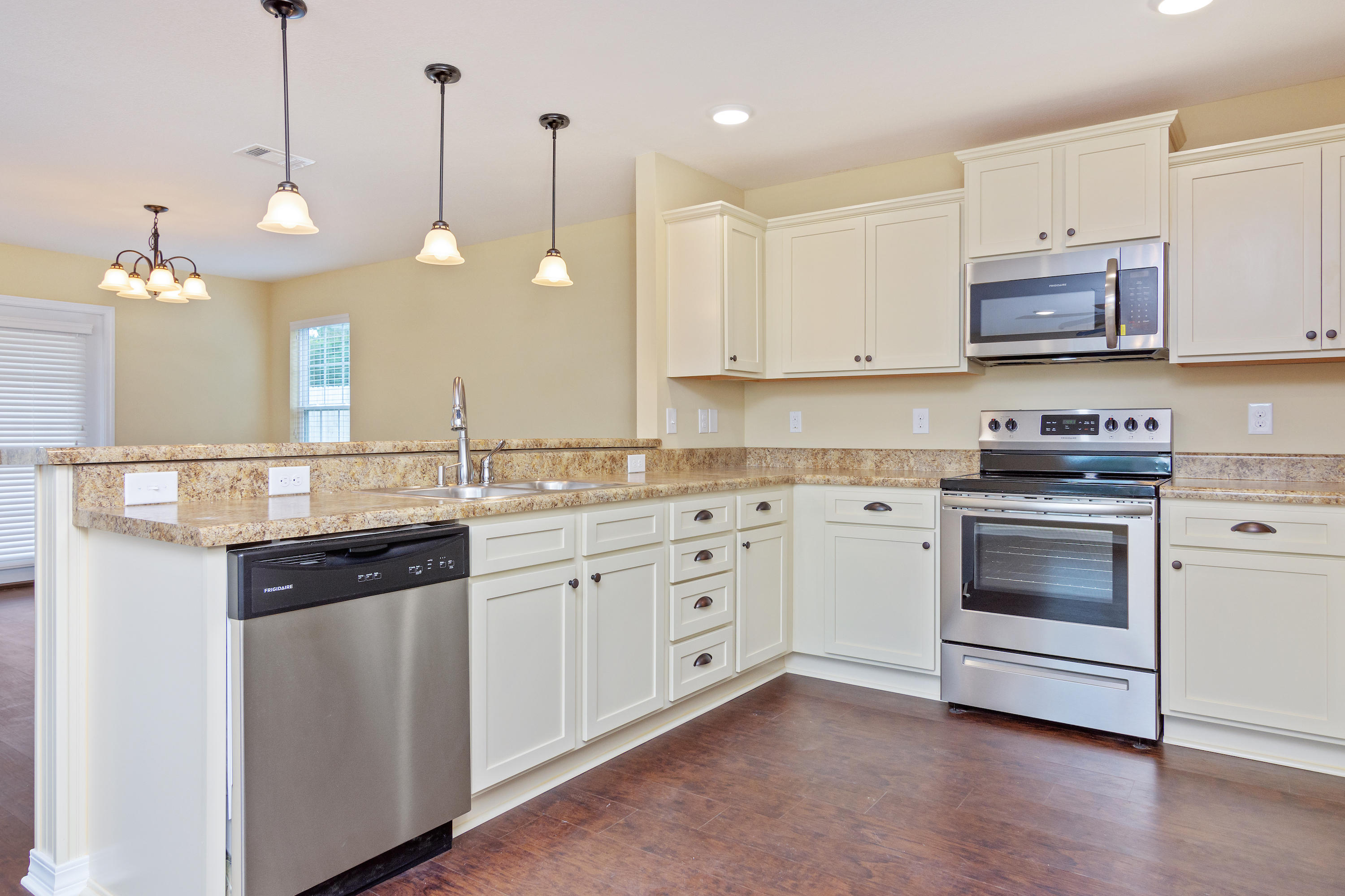 STILLWELL ESTATES - Residential