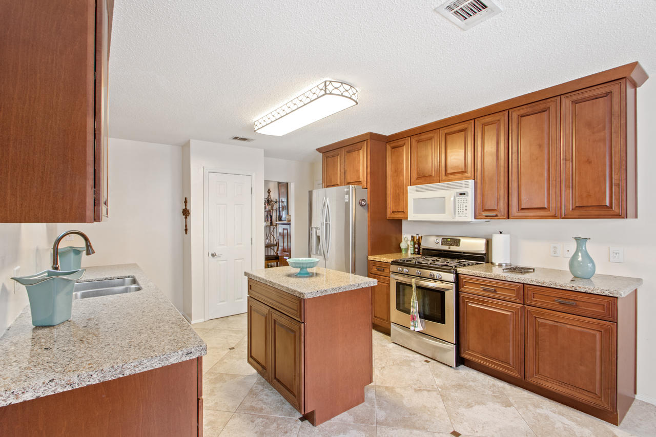 MOSSY OAKS - Residential