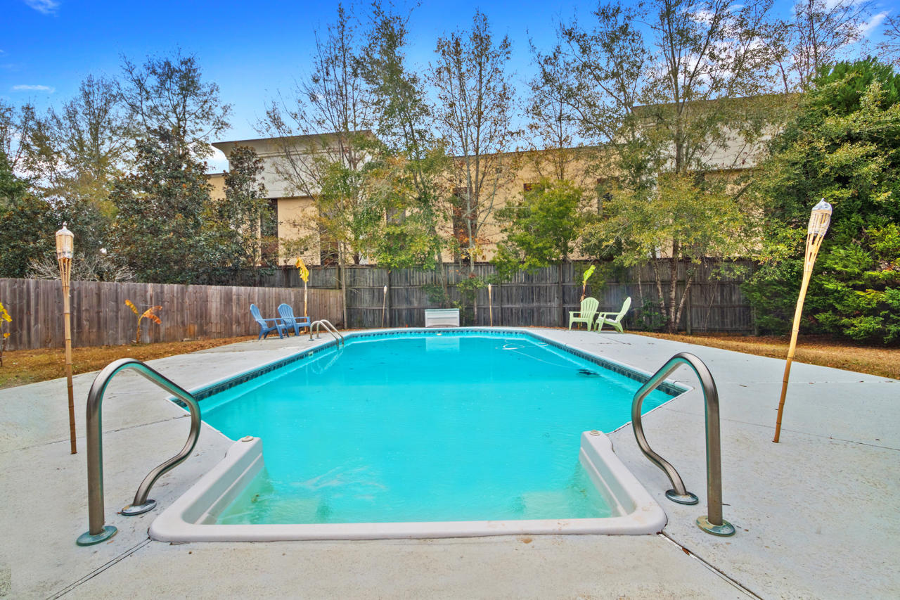 MOSSY OAKS - Residential