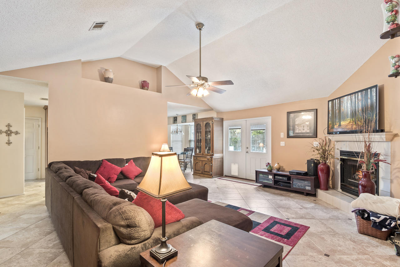 MOSSY OAKS - Residential