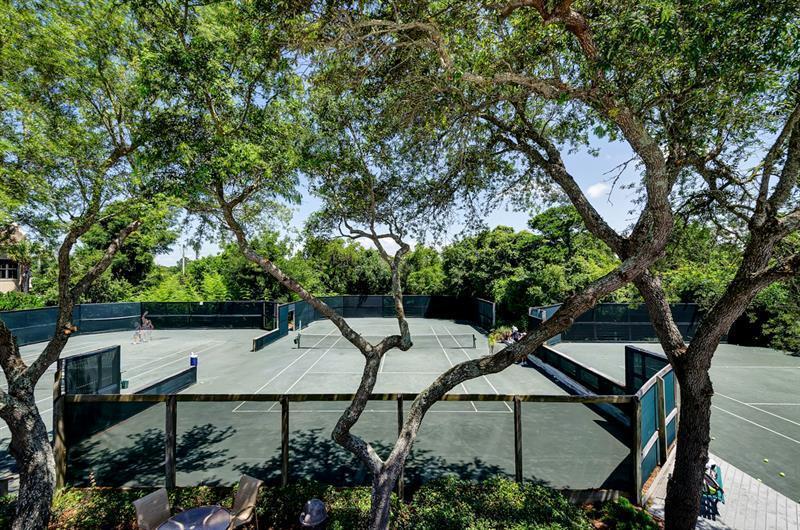 HIDDEN DUNES BEACH VILLAS - Residential