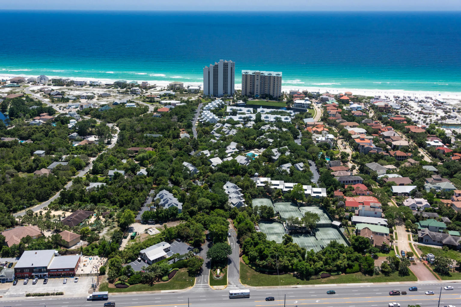 HIDDEN DUNES BEACH VILLAS - Residential