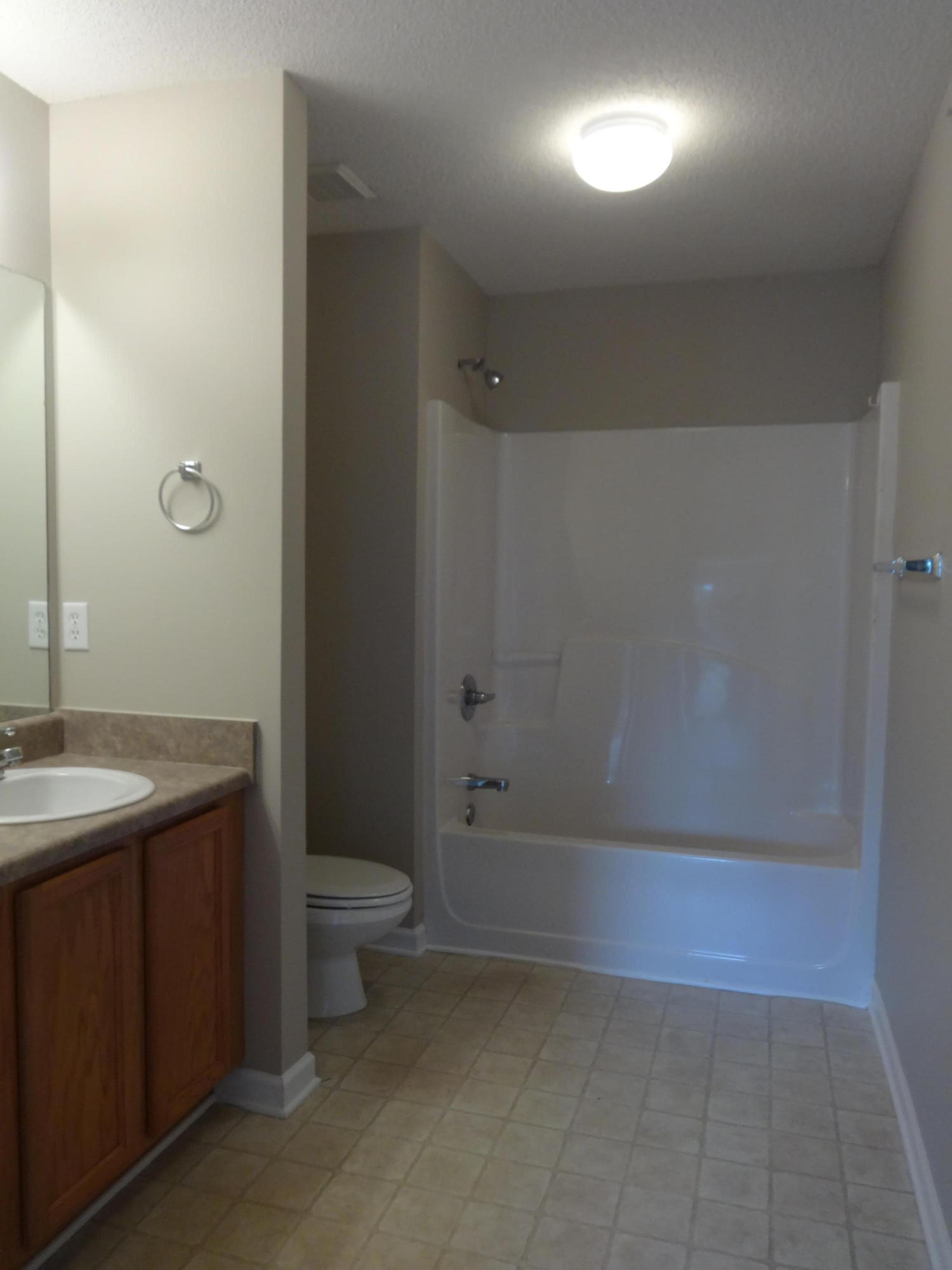 ROLLING PINES - Residential Lease