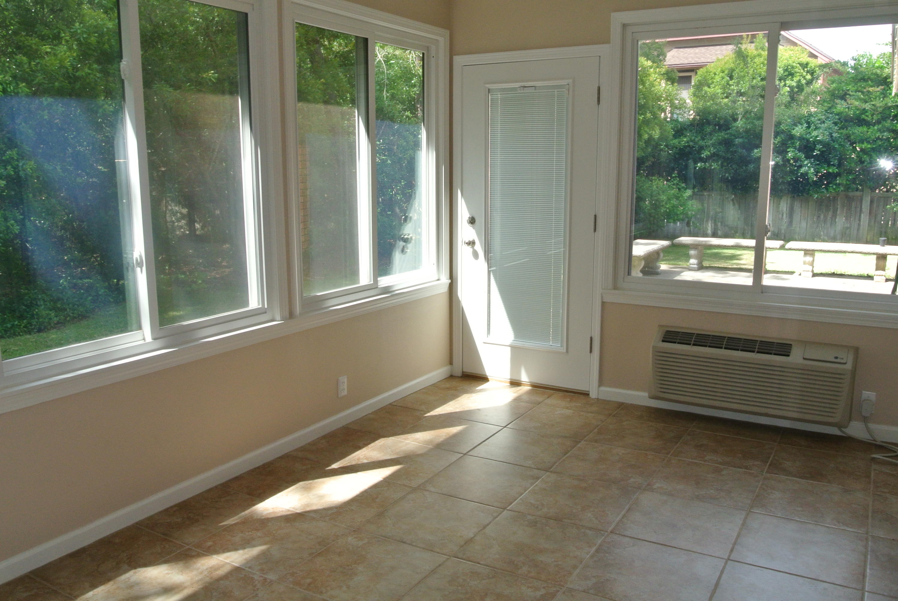 PARKWOOD SQUARE PH 1 - Residential Lease