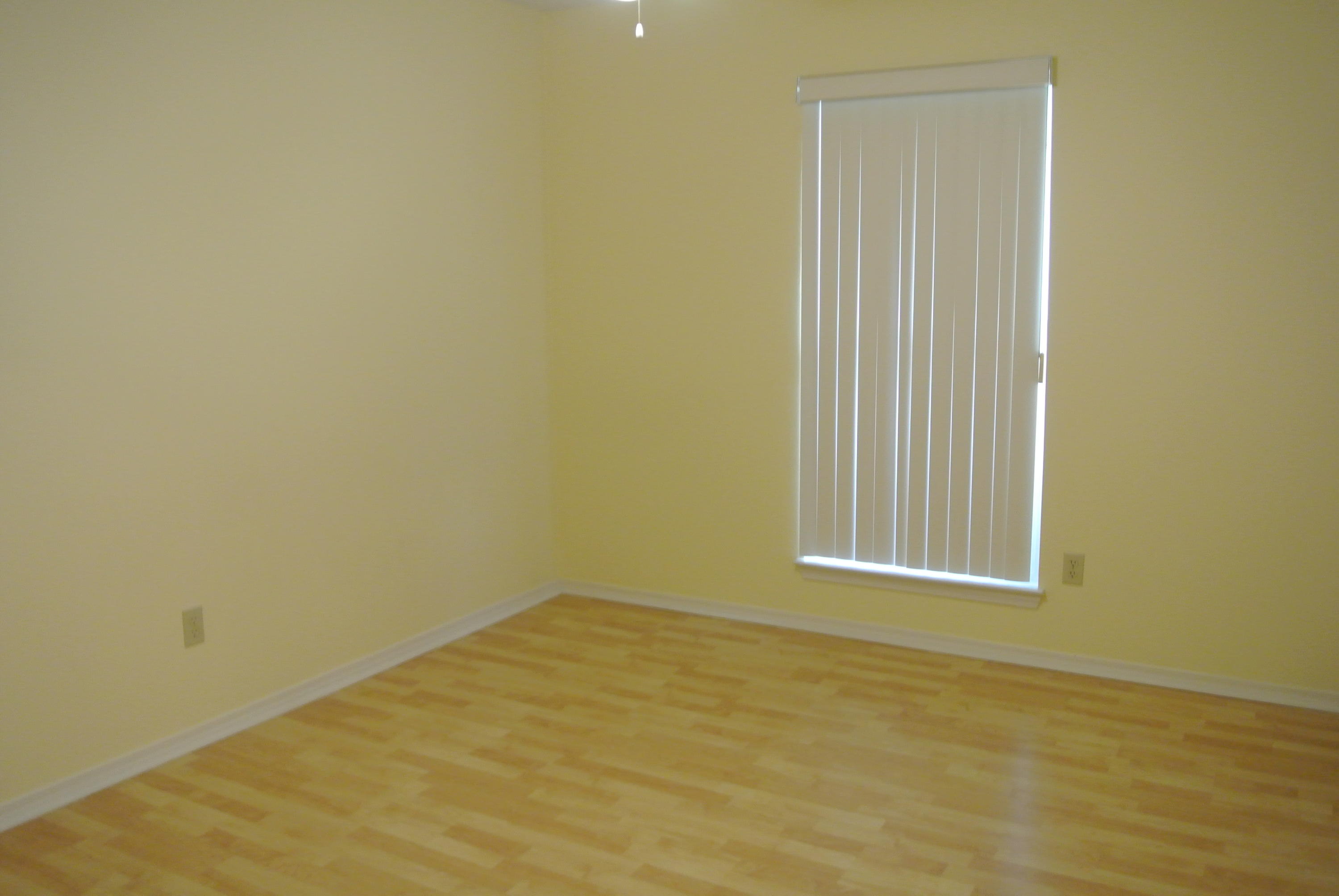 PARKWOOD SQUARE PH 1 - Residential Lease