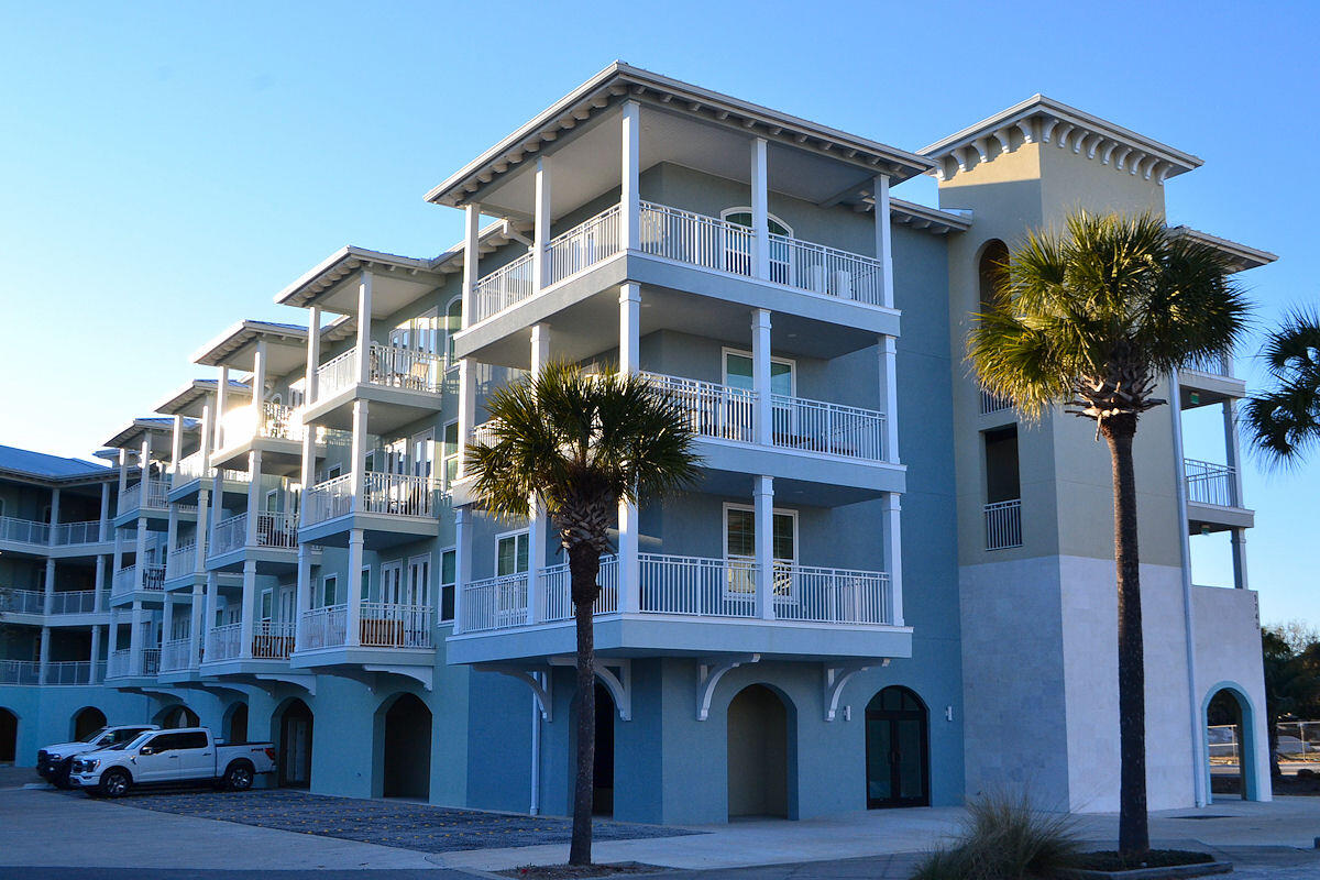 GULF PLACE RESIDENCES - Residential