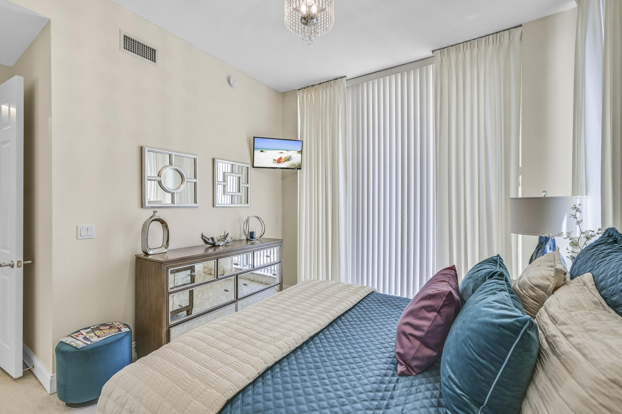 SILVER BEACH TOWERS - Residential