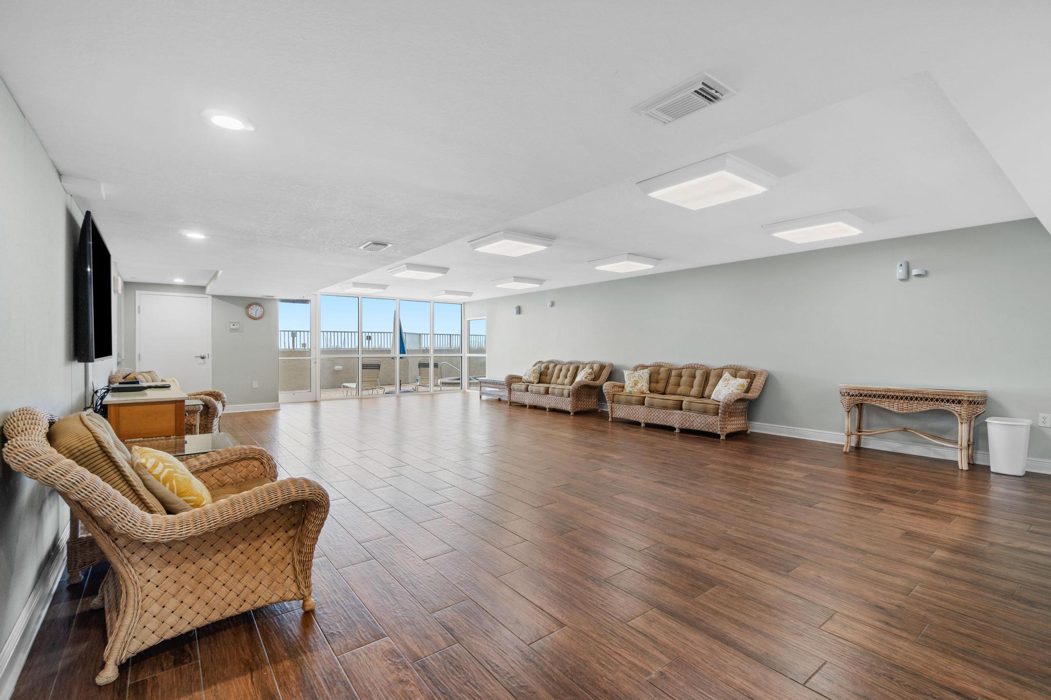 ISLAND ECHO CONDO - Residential
