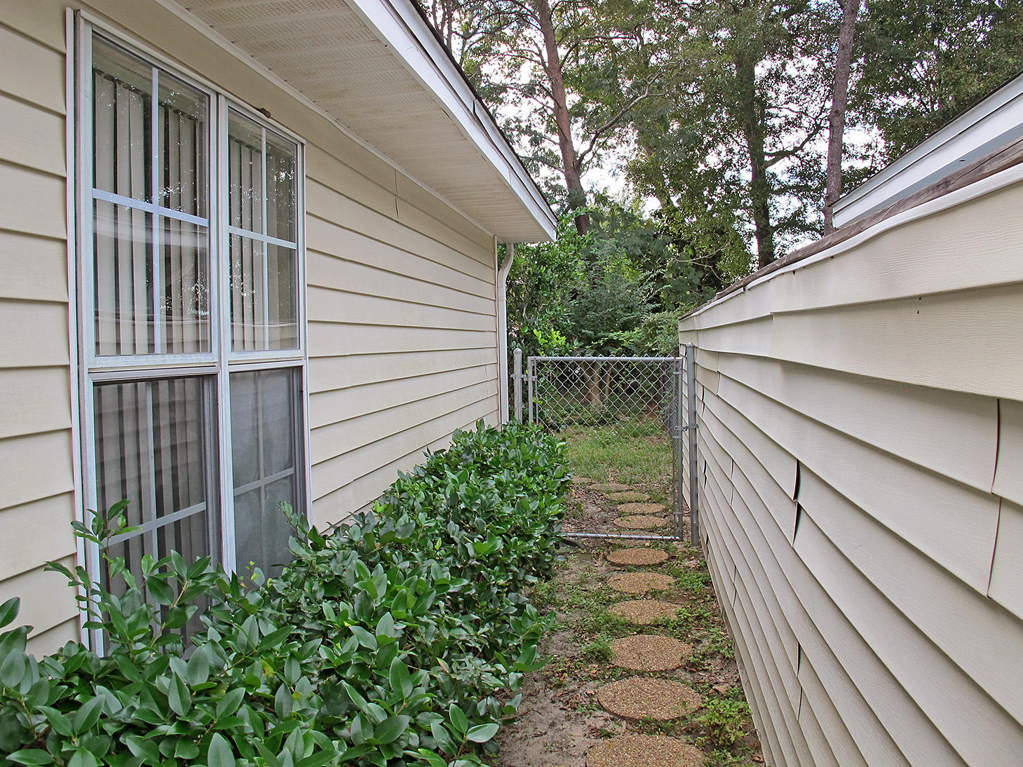CARMEL VILLAGE T/H - Residential Lease