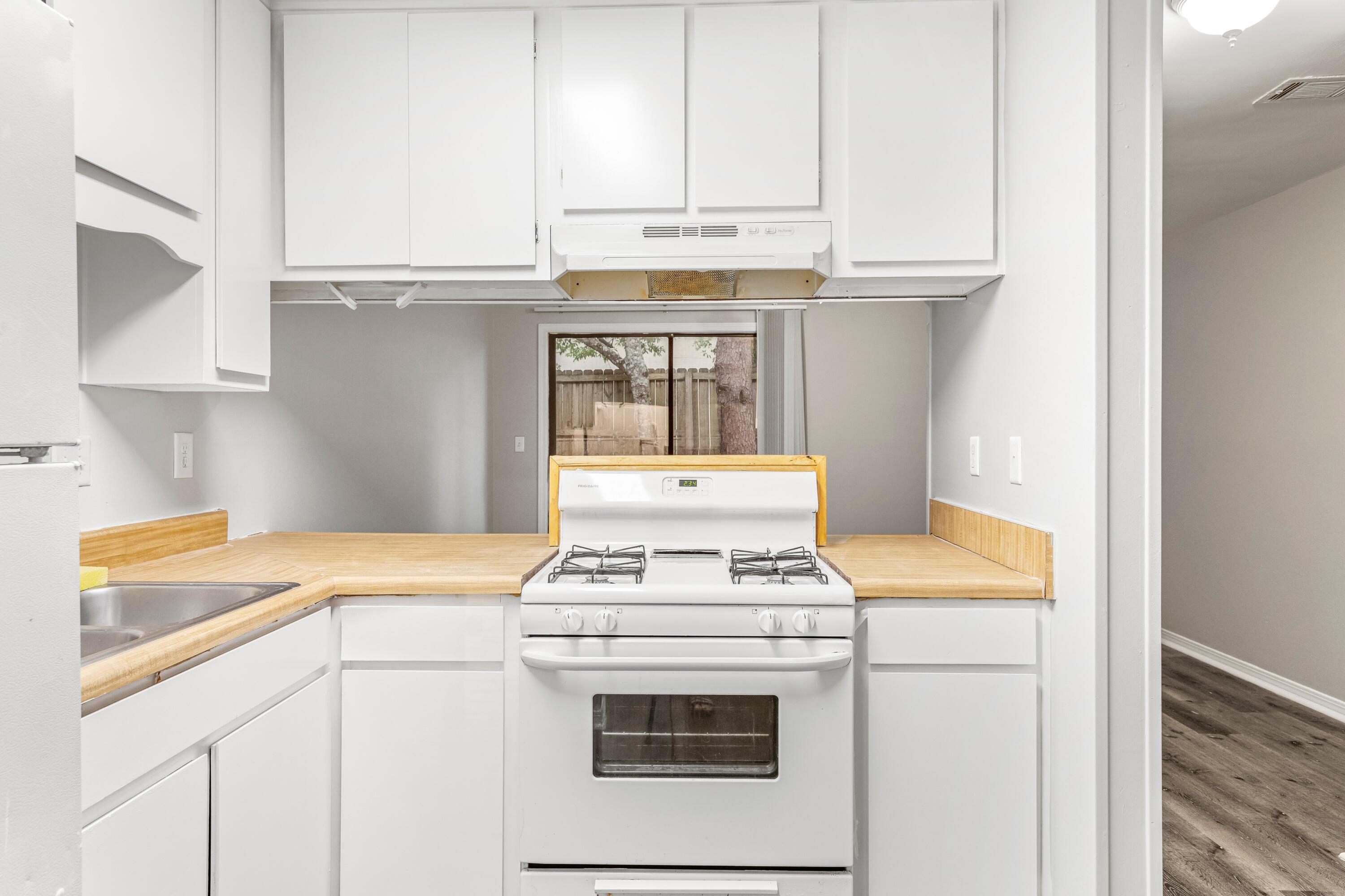 metes and bounds - Residential Lease
