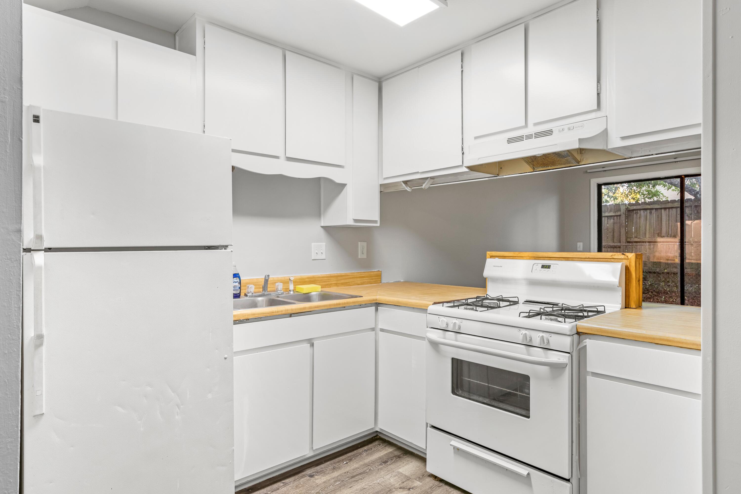 metes and bounds - Residential Lease