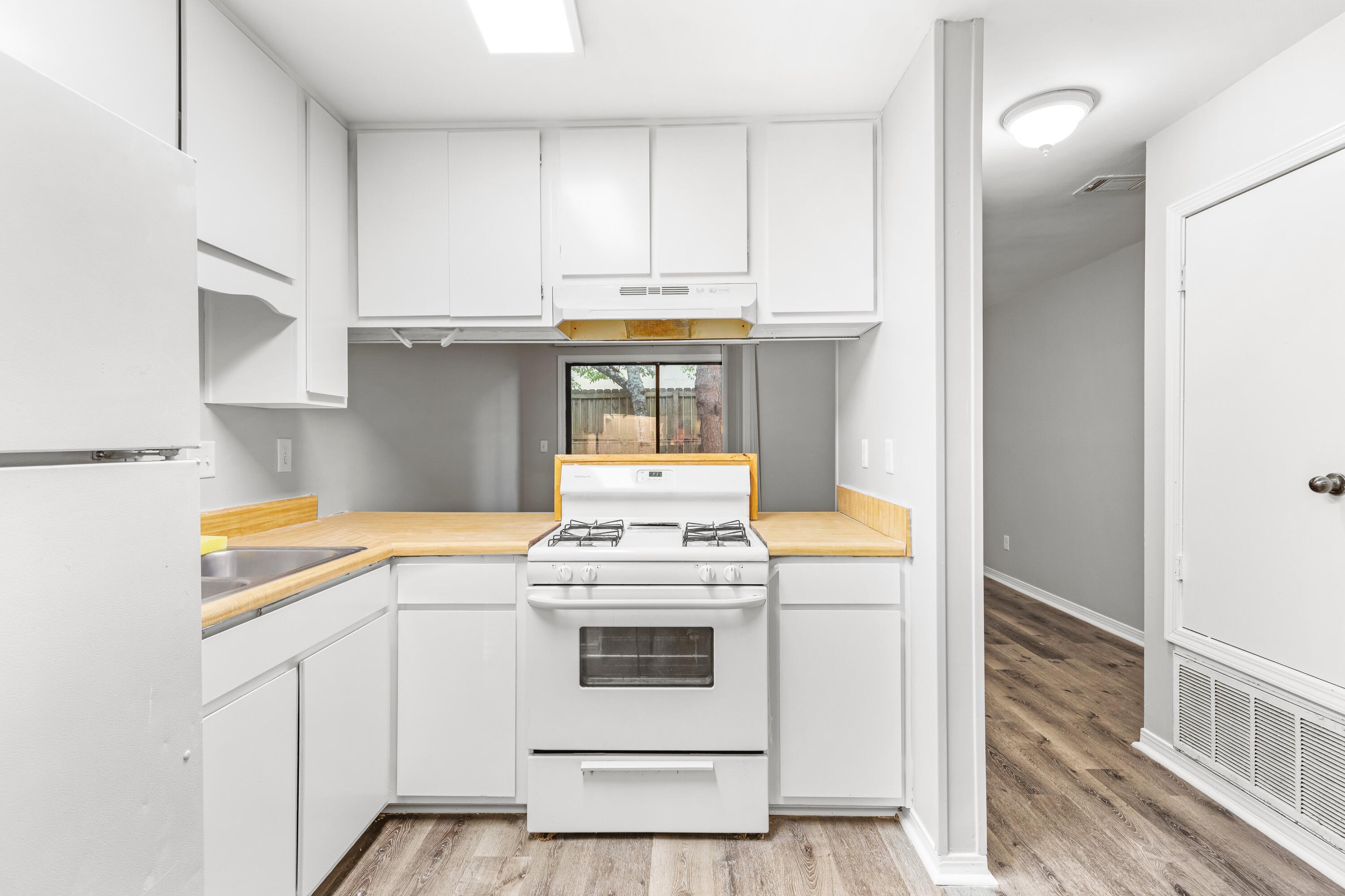 metes and bounds - Residential Lease
