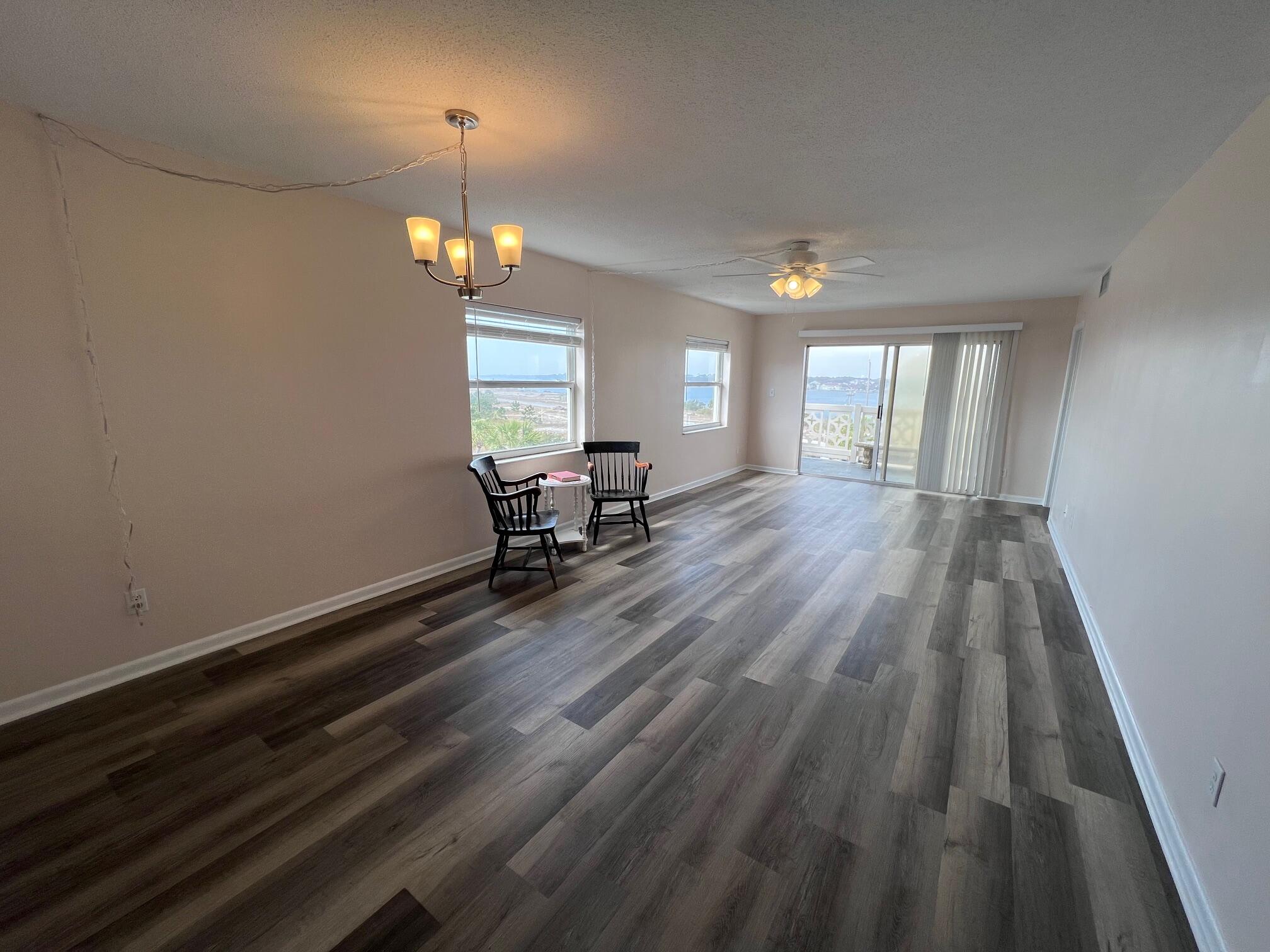 EL MATADOR CONDO - Residential