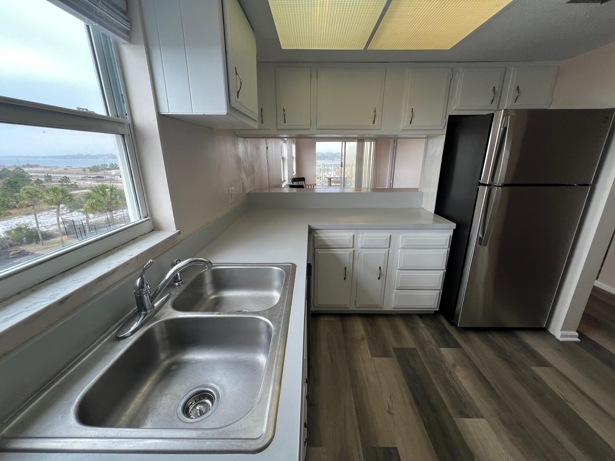 EL MATADOR CONDO - Residential