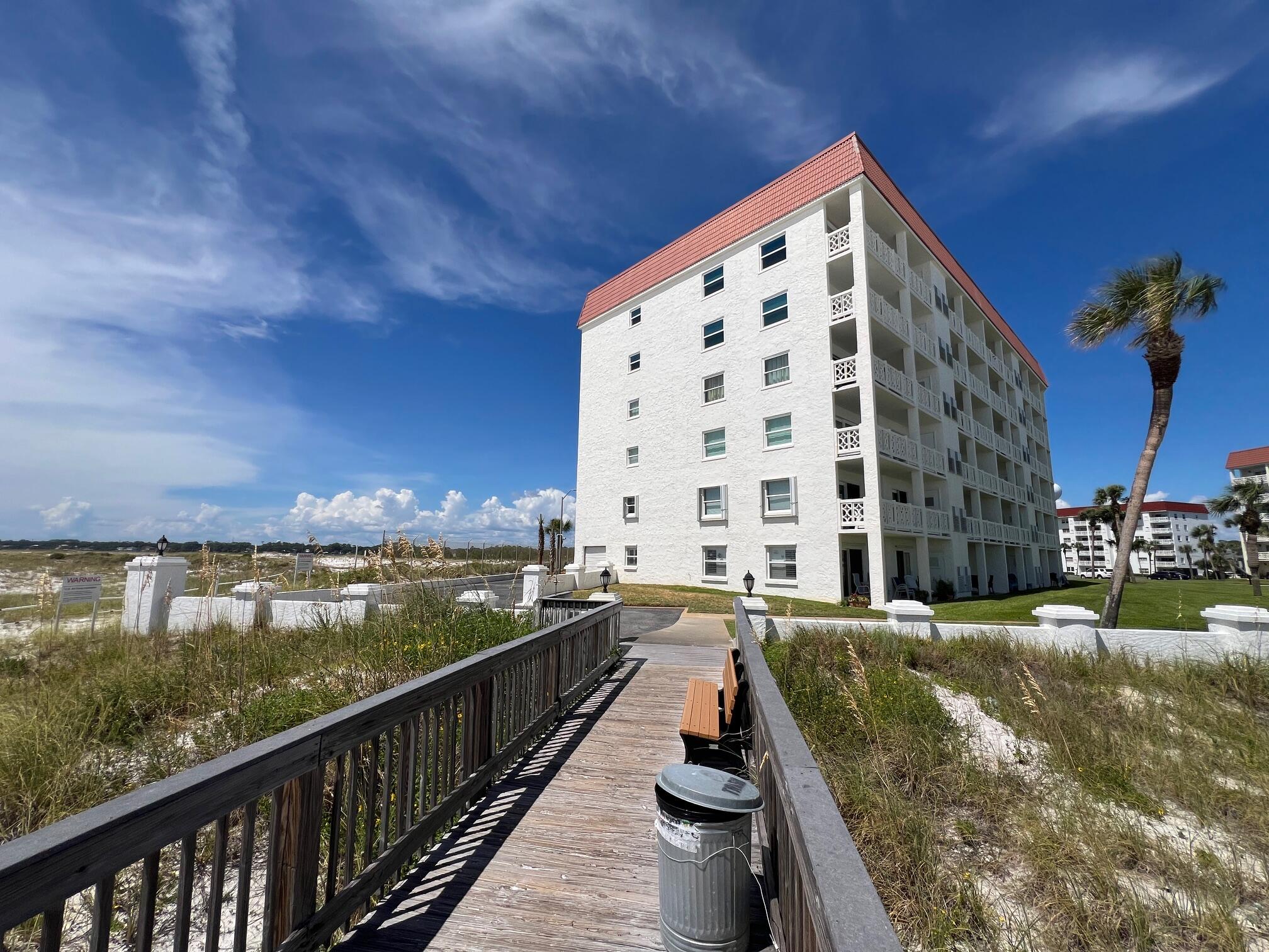 EL MATADOR CONDO - Residential