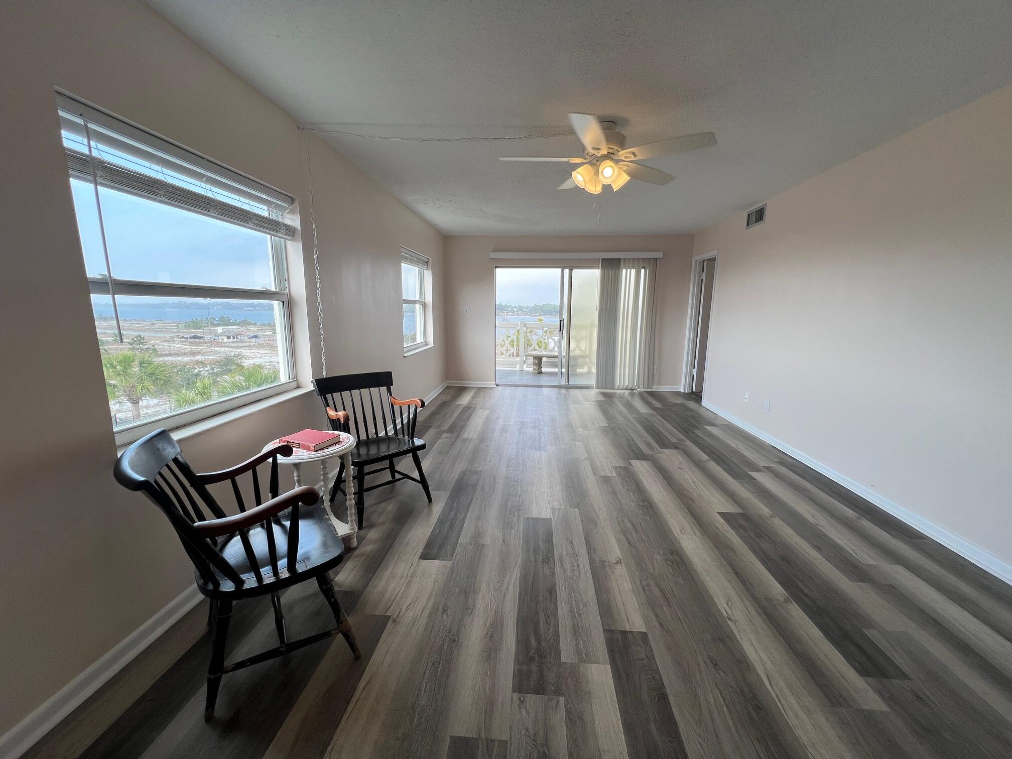 EL MATADOR CONDO - Residential